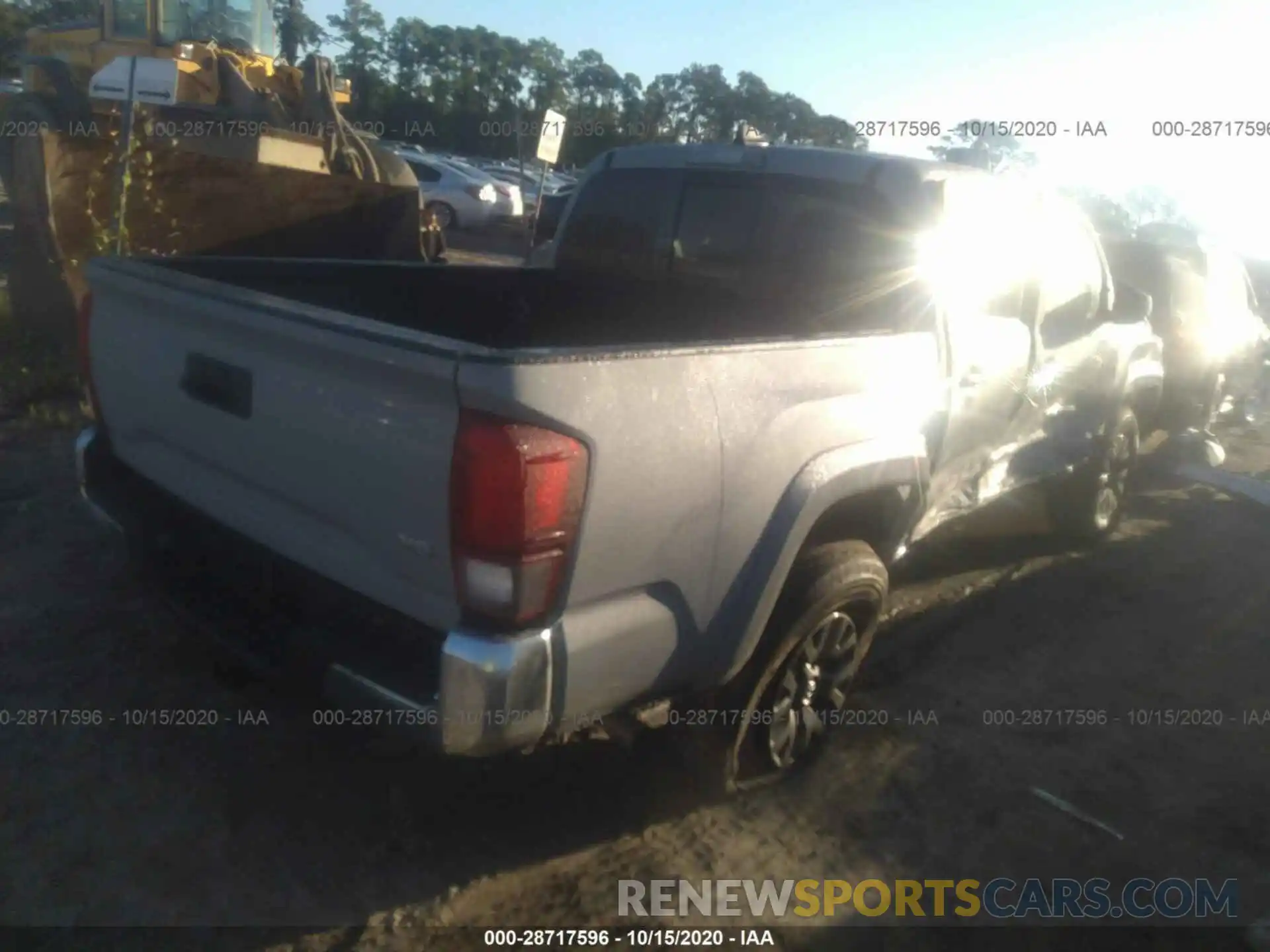 4 Photograph of a damaged car 3TYAZ5CN5LT001164 TOYOTA TACOMA 2WD 2020