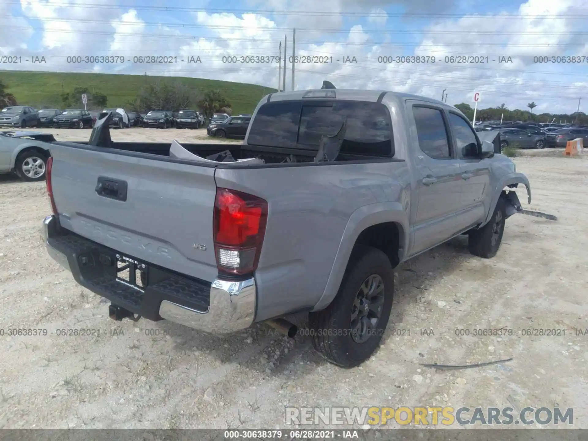 4 Photograph of a damaged car 3TYAZ5CN7LT001165 TOYOTA TACOMA 2WD 2020