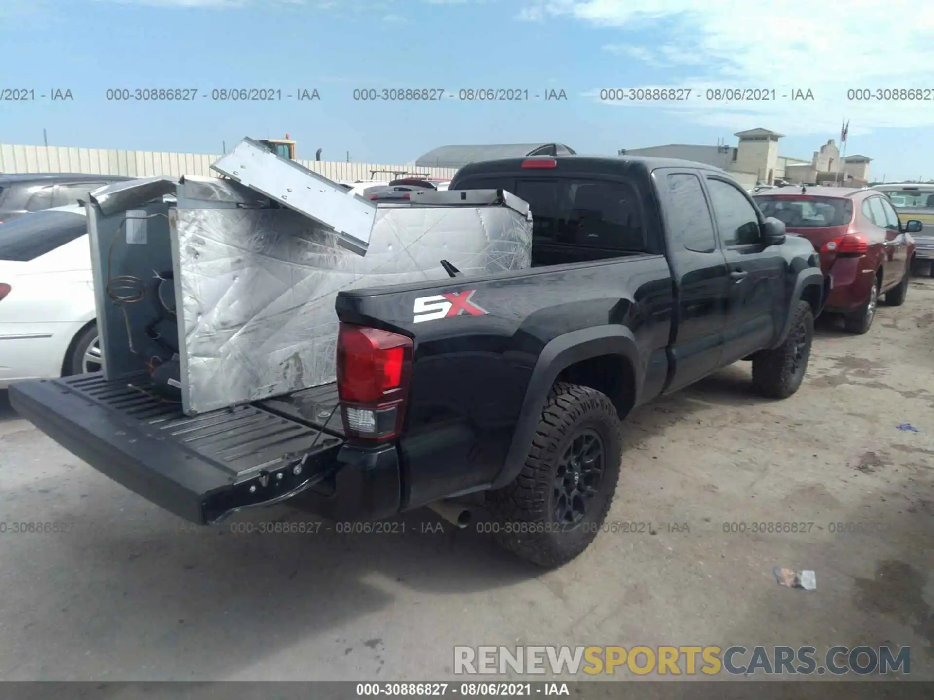 4 Фотография поврежденного автомобиля 3TYRX5GN0LT002435 TOYOTA TACOMA 2WD 2020