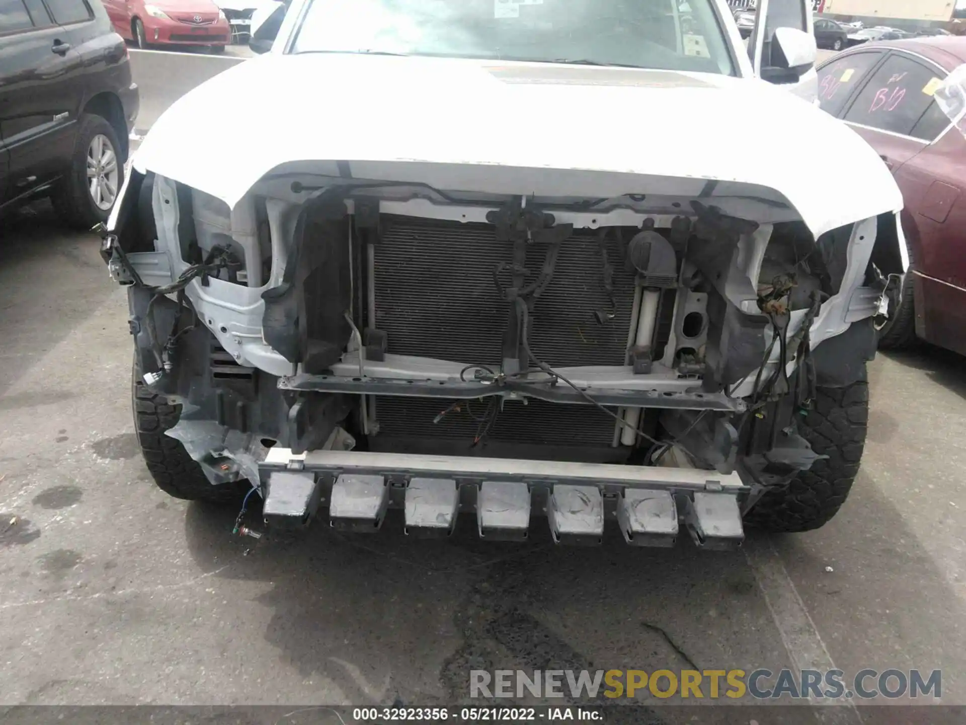 6 Photograph of a damaged car 3TYRX5GN4LT000672 TOYOTA TACOMA 2WD 2020