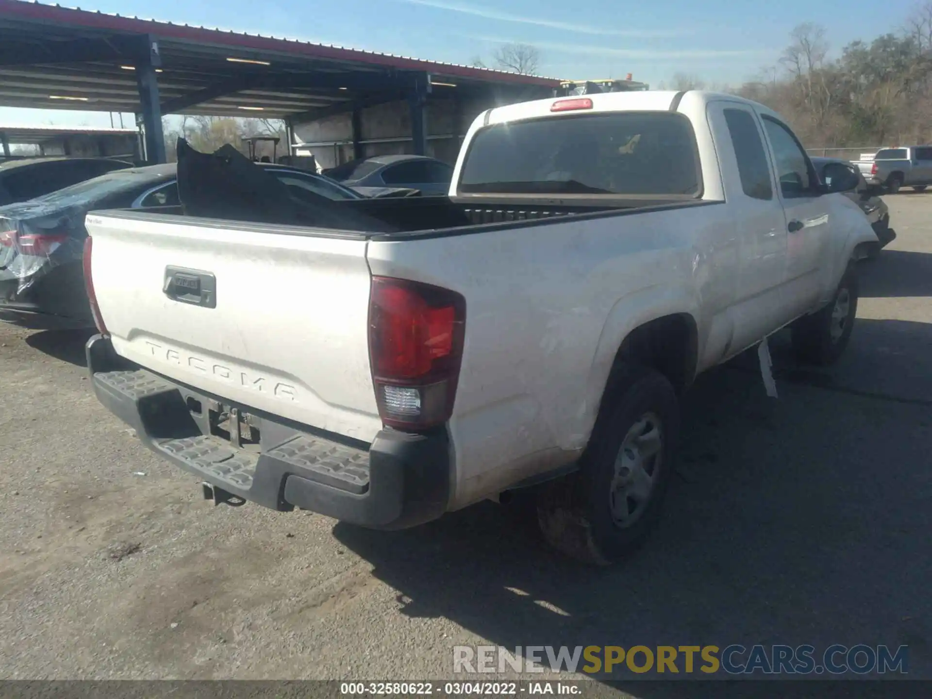 4 Photograph of a damaged car 3TYRX5GN6LT002312 TOYOTA TACOMA 2WD 2020