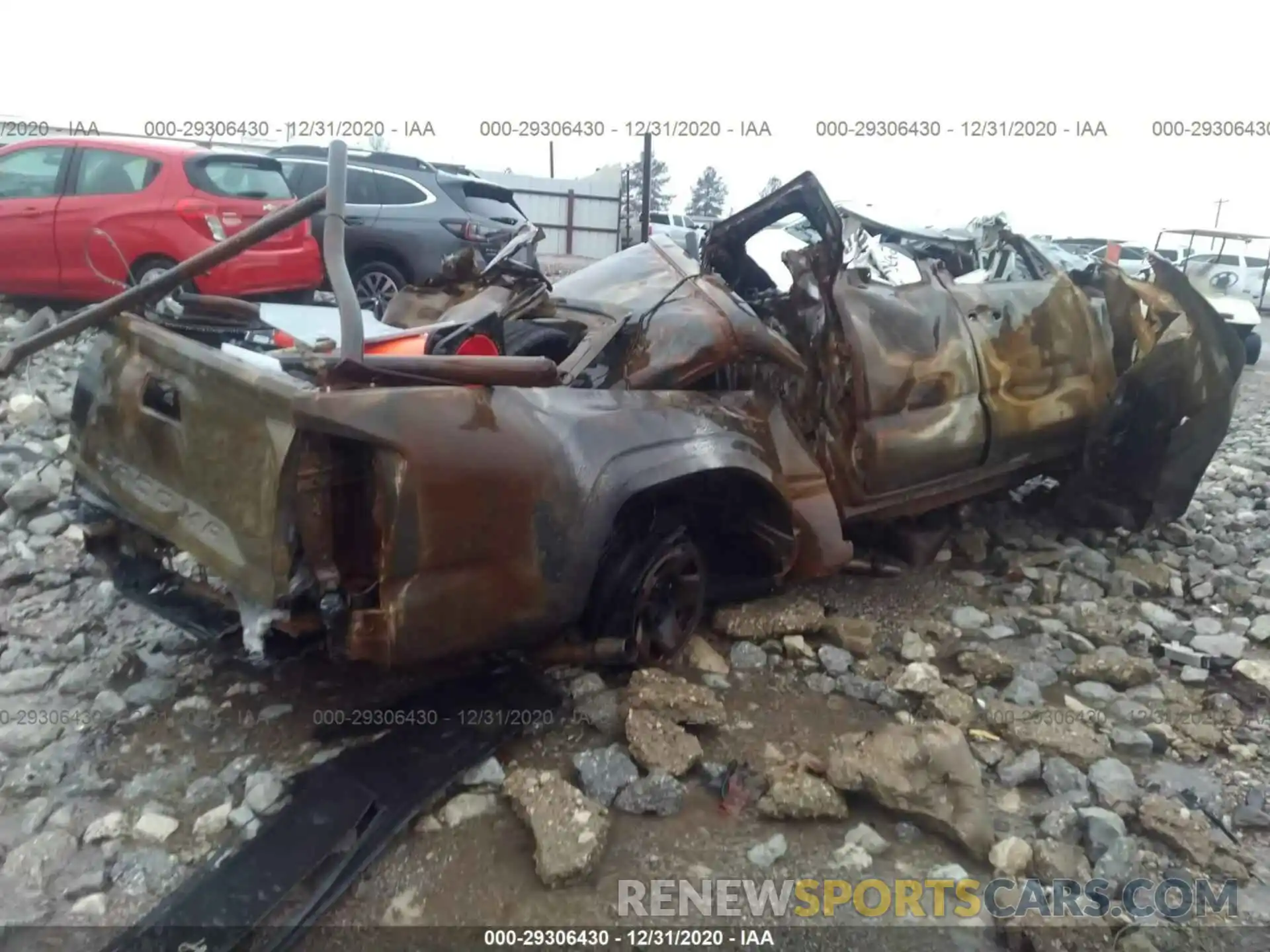 4 Photograph of a damaged car 3TYRX5GN7LT004182 TOYOTA TACOMA 2WD 2020