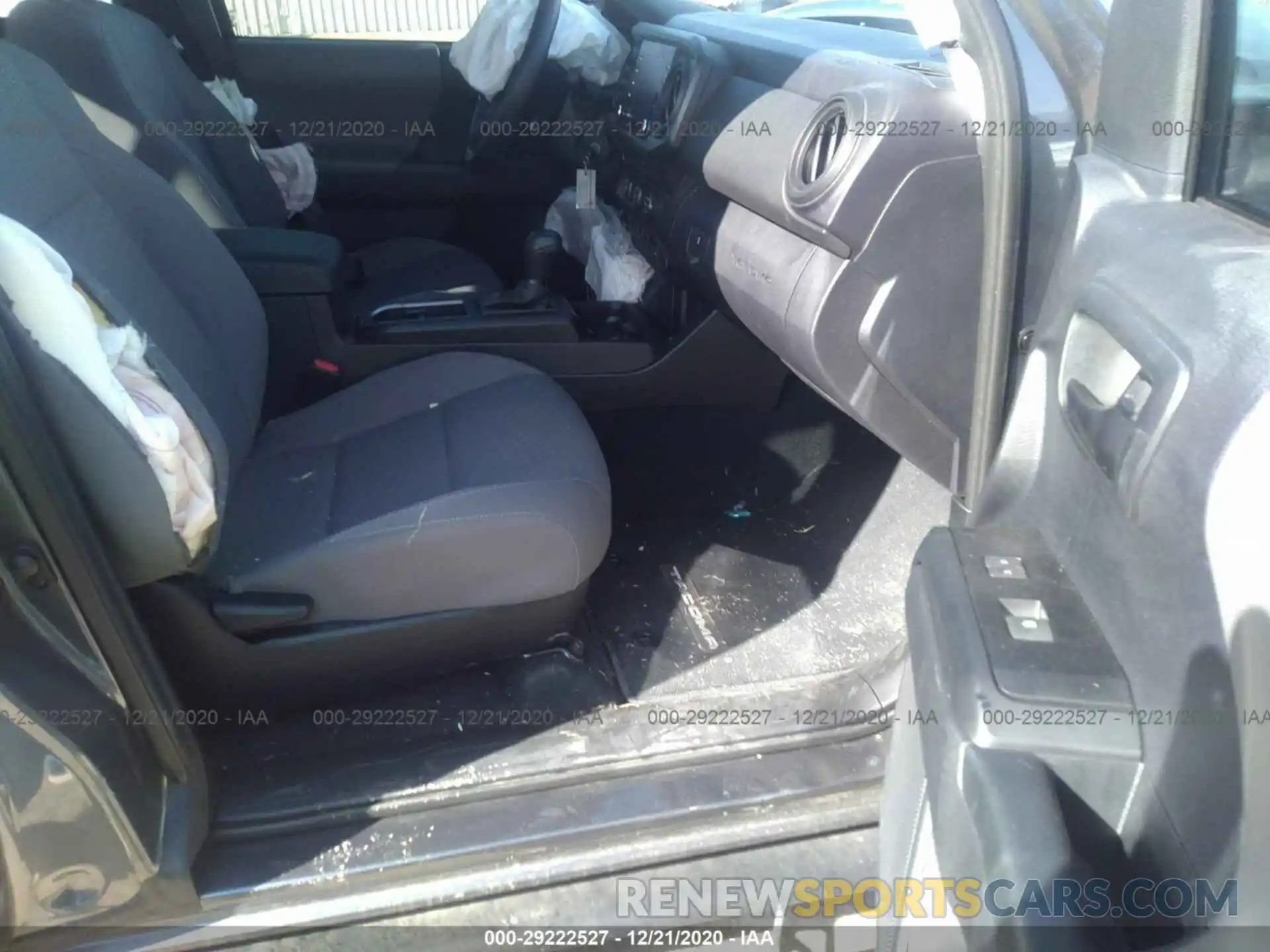 5 Photograph of a damaged car 3TYRX5GN8LT003722 TOYOTA TACOMA 2WD 2020