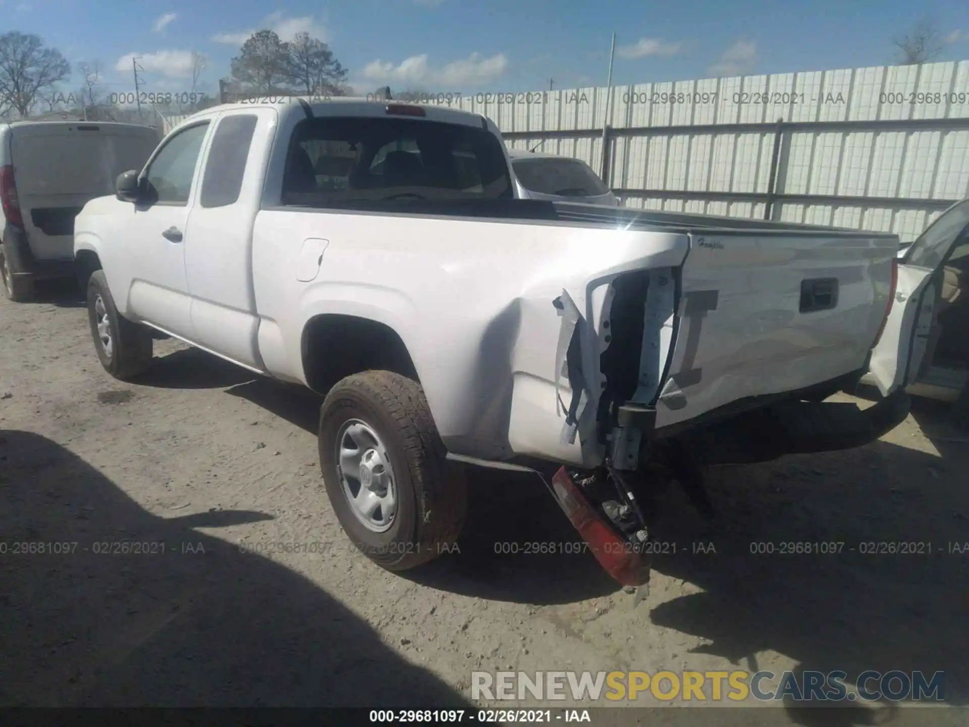 3 Фотография поврежденного автомобиля 3TYRX5GN9LT003695 TOYOTA TACOMA 2WD 2020