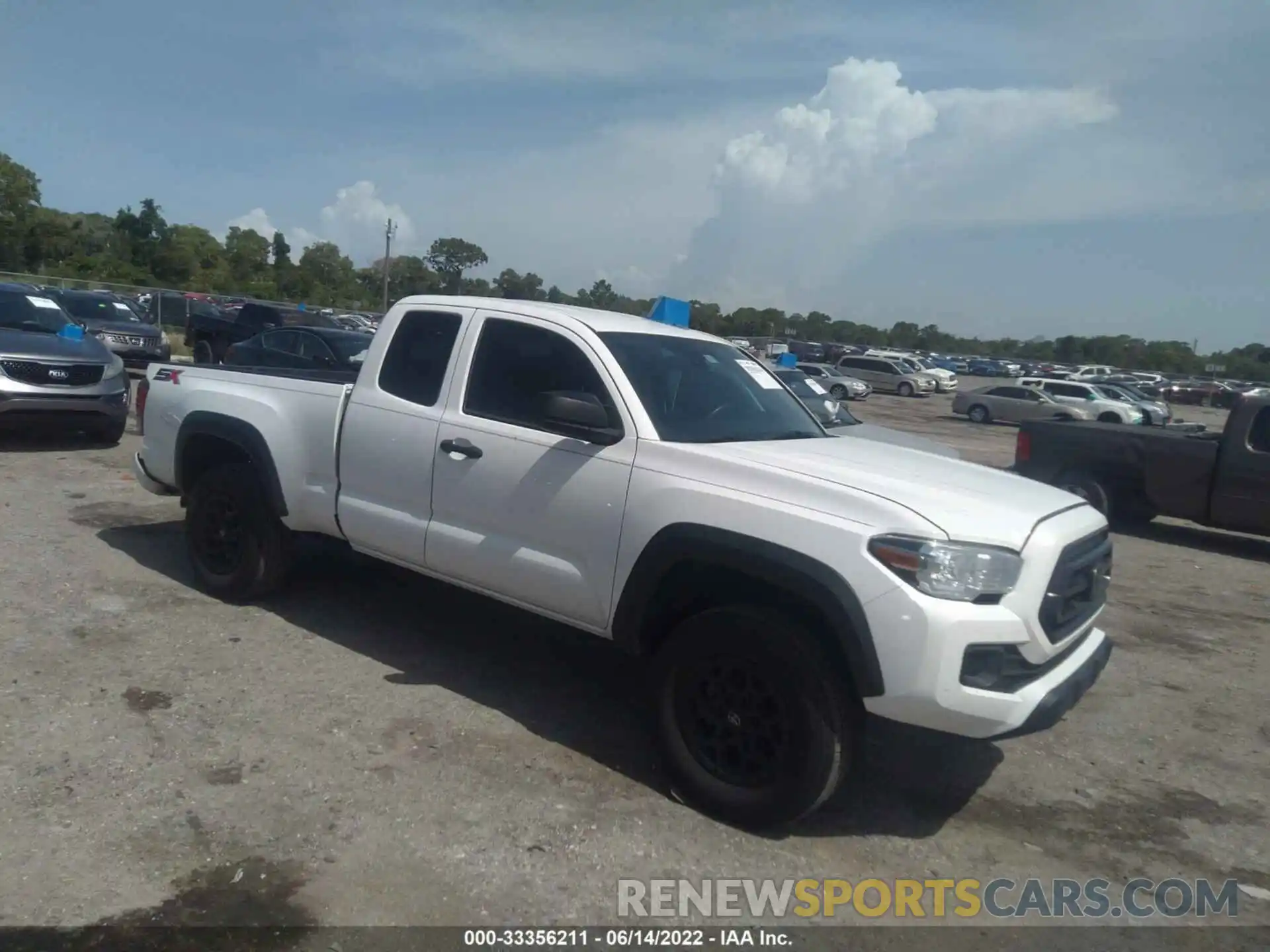 1 Photograph of a damaged car 3TYRZ5CN8LT001940 TOYOTA TACOMA 2WD 2020