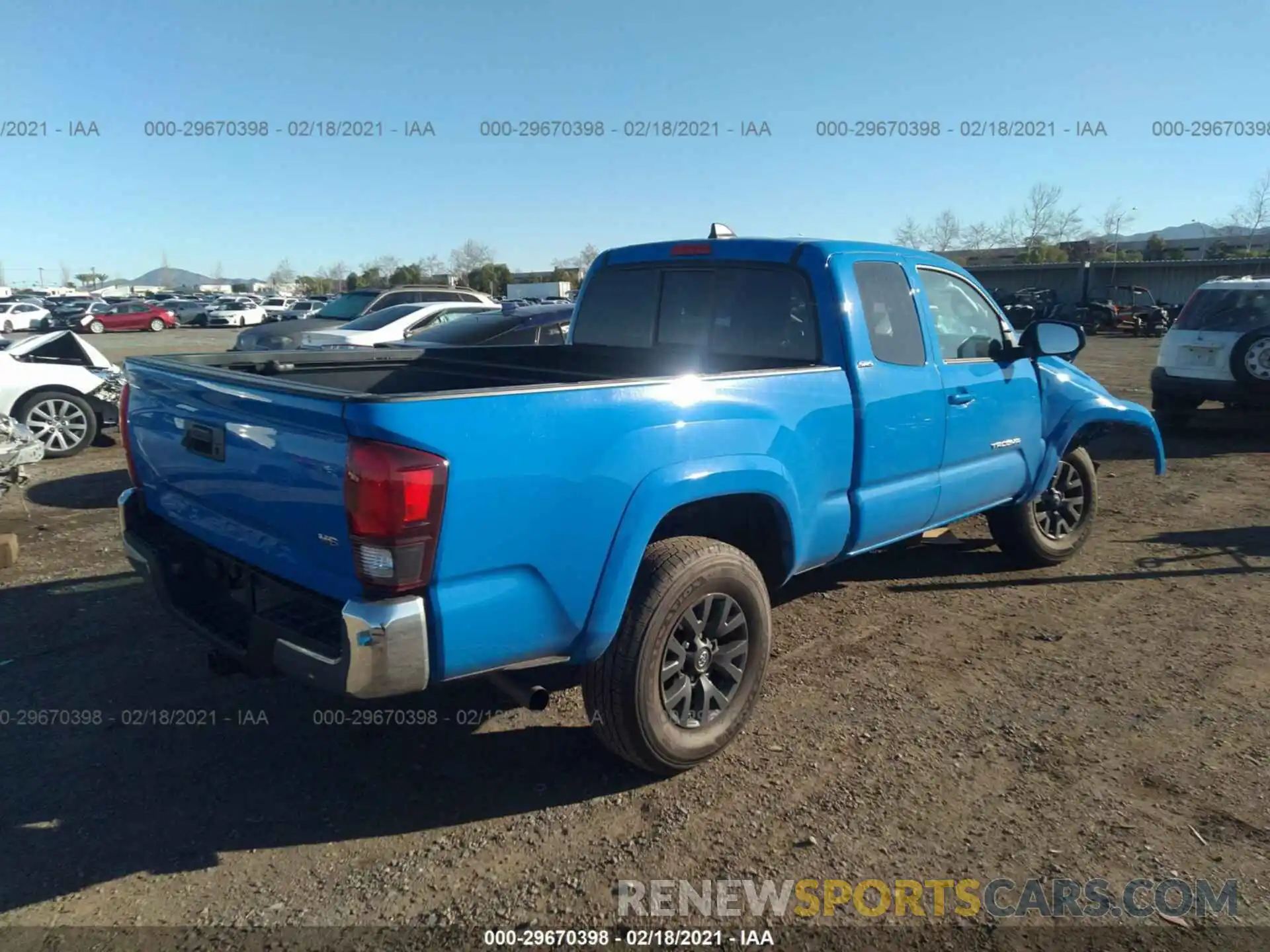 4 Photograph of a damaged car 3TYRZ5CNXLT002040 TOYOTA TACOMA 2WD 2020