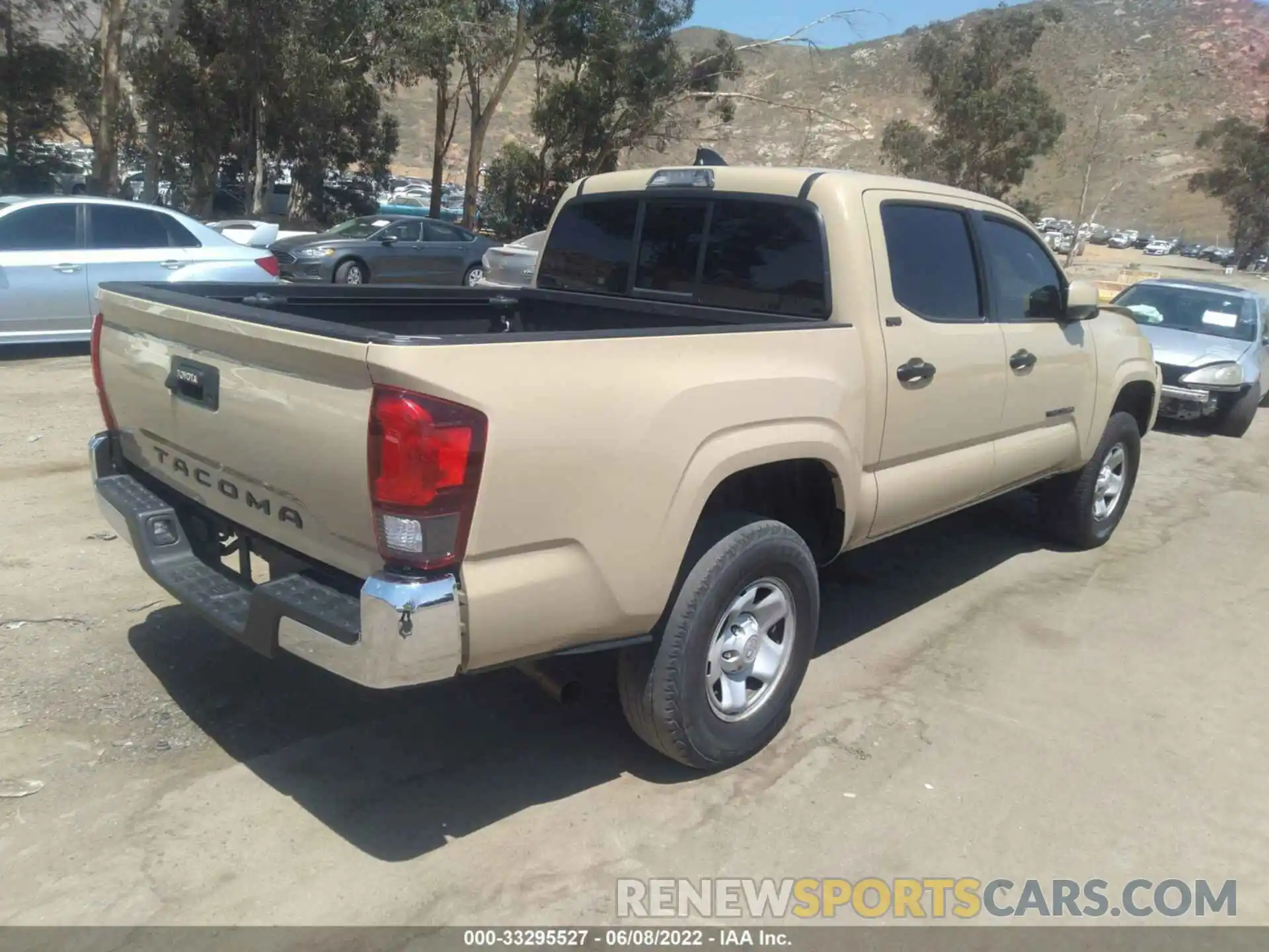 4 Photograph of a damaged car 5TFAX5GN0LX173513 TOYOTA TACOMA 2WD 2020