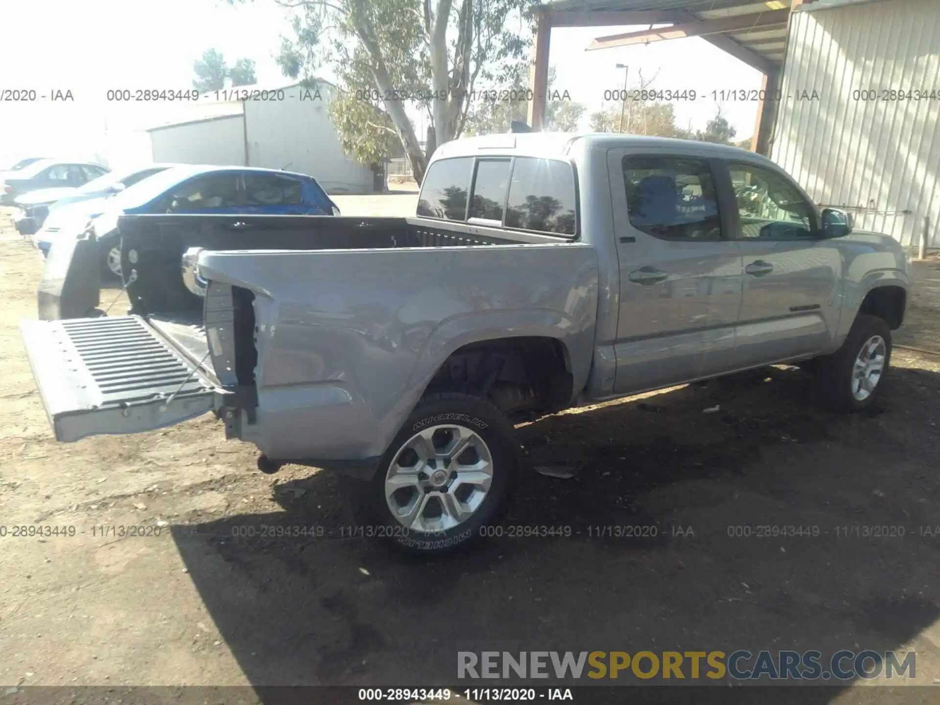 4 Photograph of a damaged car 5TFAX5GN1LX170426 TOYOTA TACOMA 2WD 2020