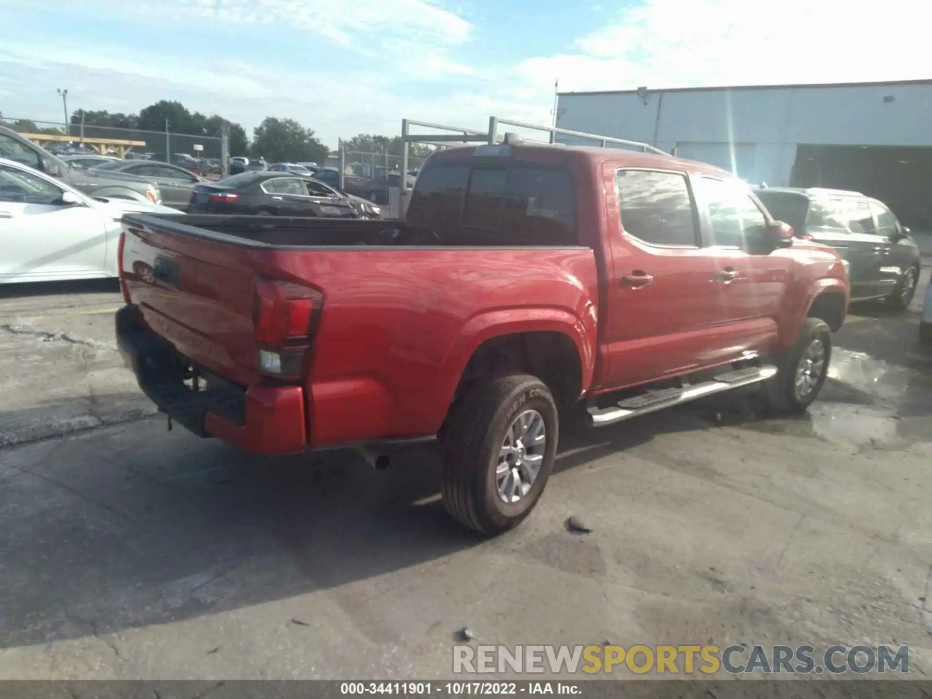 4 Photograph of a damaged car 5TFAX5GN2LX169401 TOYOTA TACOMA 2WD 2020