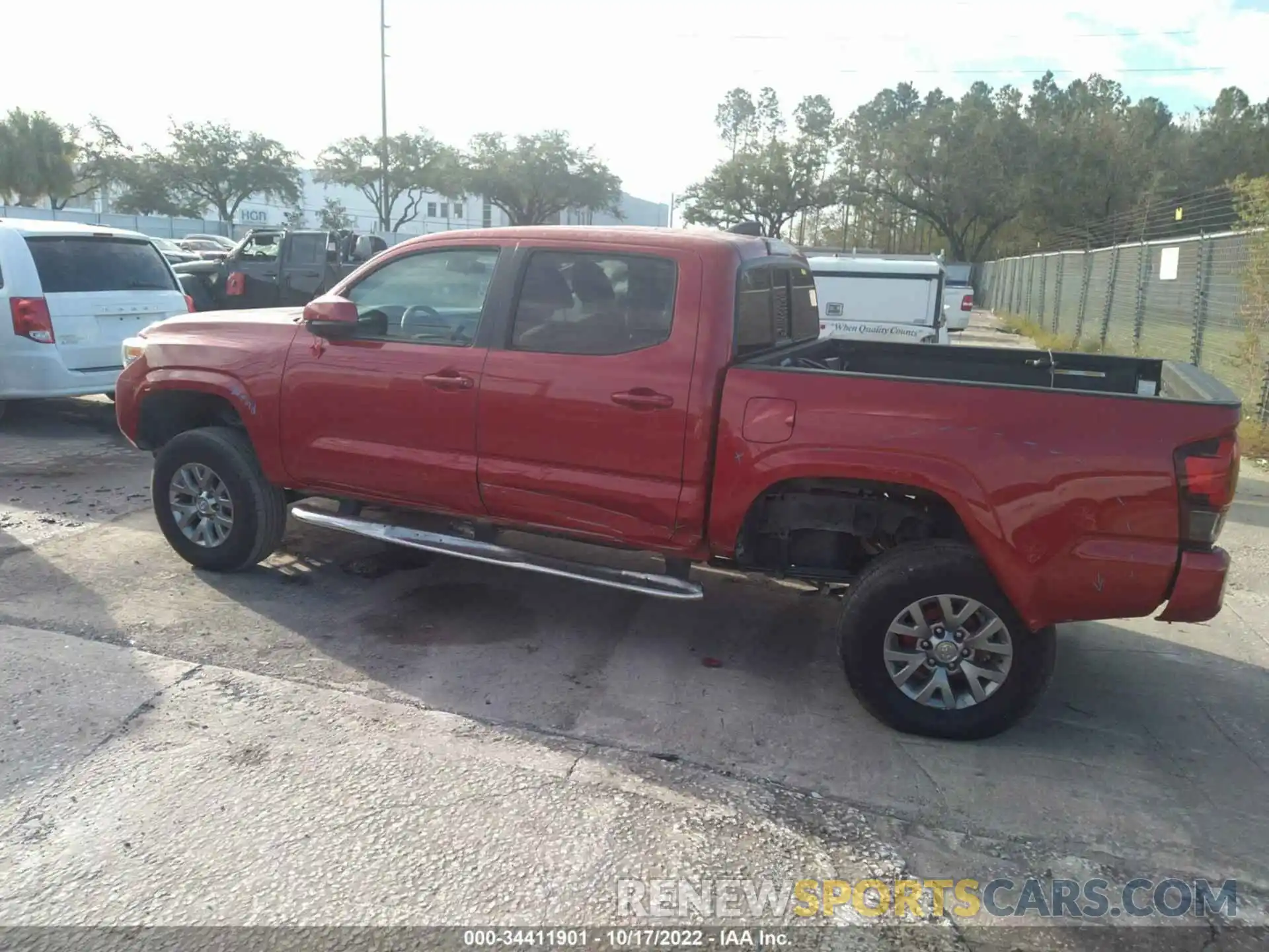 6 Photograph of a damaged car 5TFAX5GN2LX169401 TOYOTA TACOMA 2WD 2020