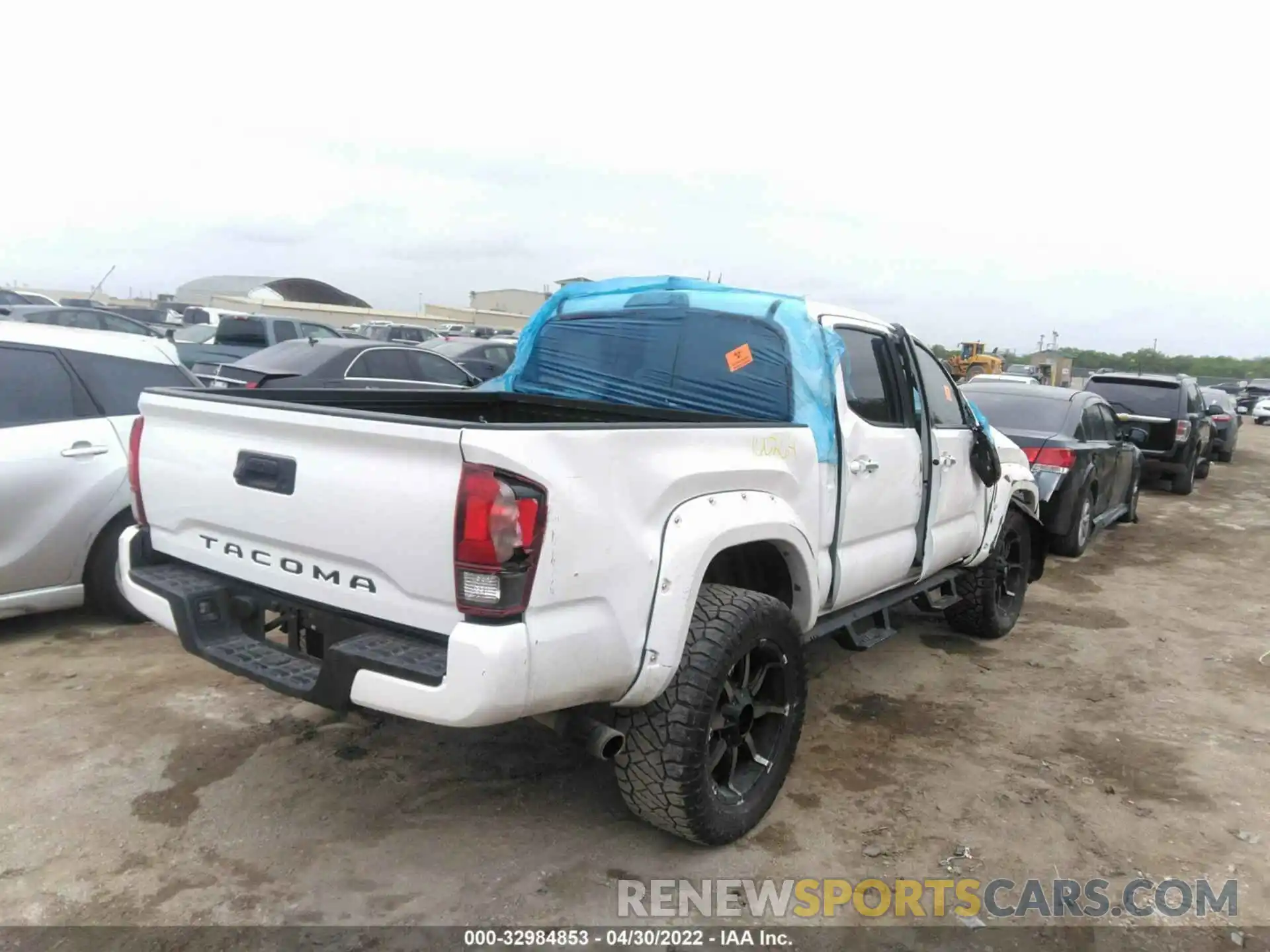 4 Photograph of a damaged car 5TFAX5GN3LX166264 TOYOTA TACOMA 2WD 2020