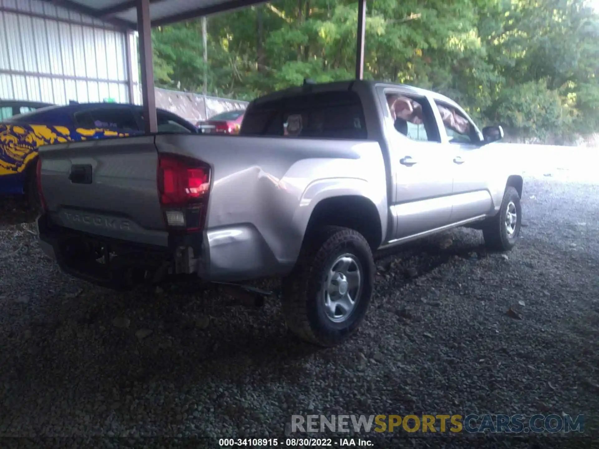 4 Фотография поврежденного автомобиля 5TFAX5GN3LX172646 TOYOTA TACOMA 2WD 2020