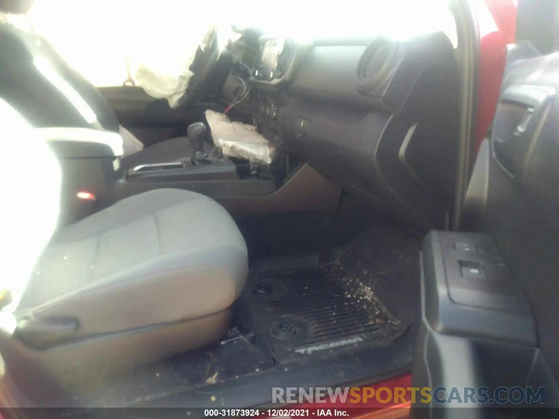 5 Photograph of a damaged car 5TFAX5GN3LX173814 TOYOTA TACOMA 2WD 2020