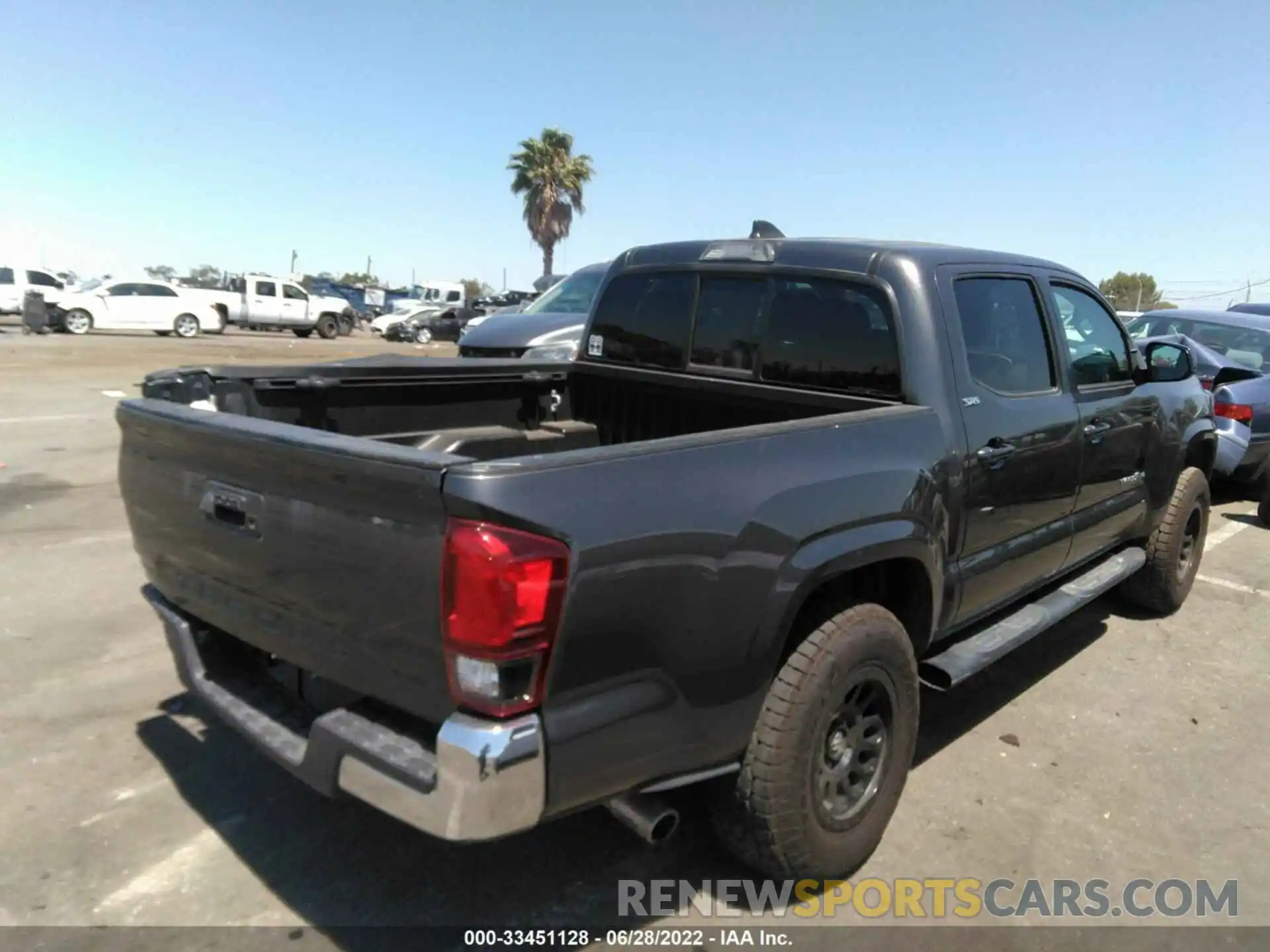 4 Photograph of a damaged car 5TFAX5GN4LX166581 TOYOTA TACOMA 2WD 2020