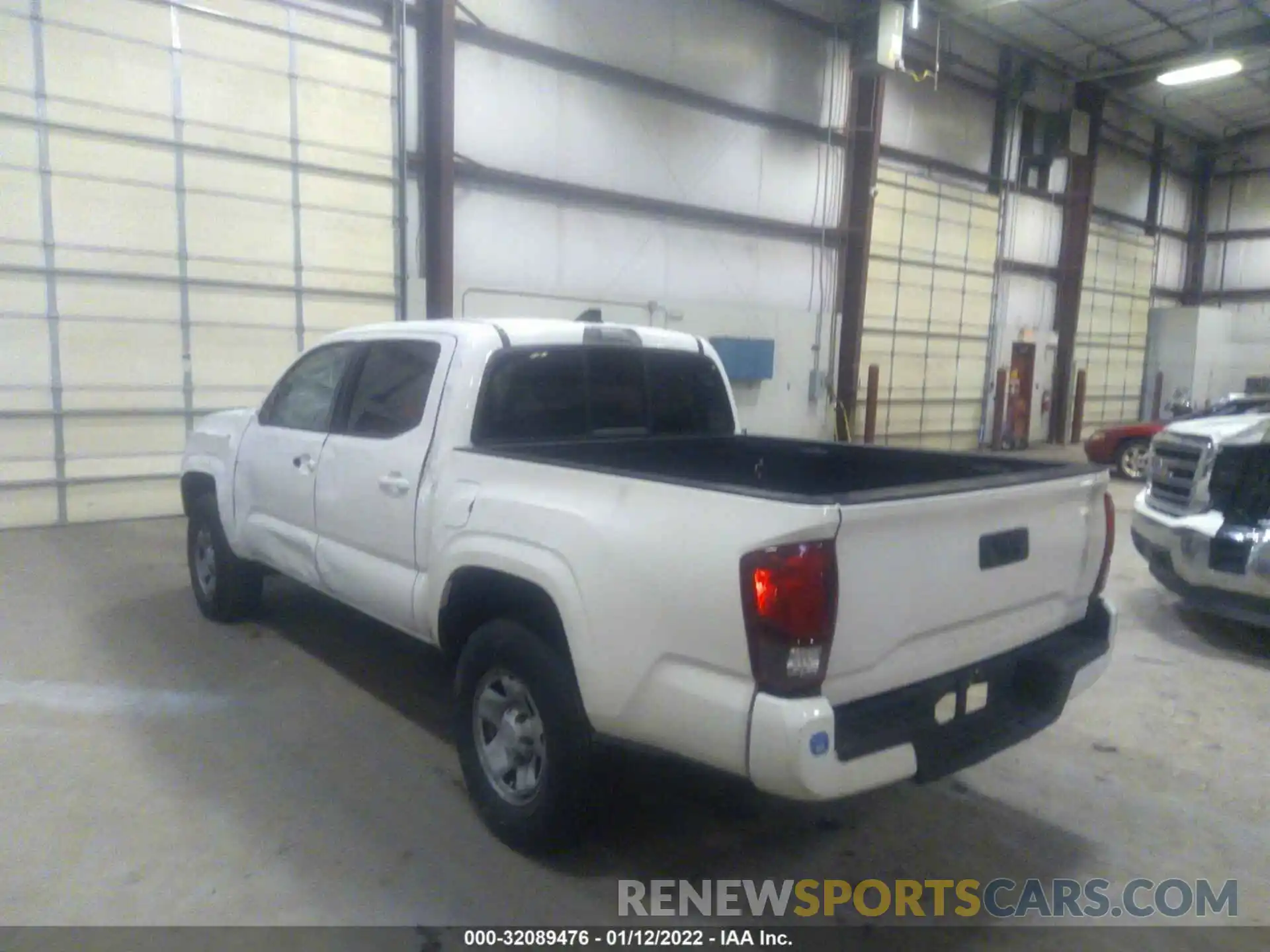 3 Photograph of a damaged car 5TFAX5GN4LX166838 TOYOTA TACOMA 2WD 2020