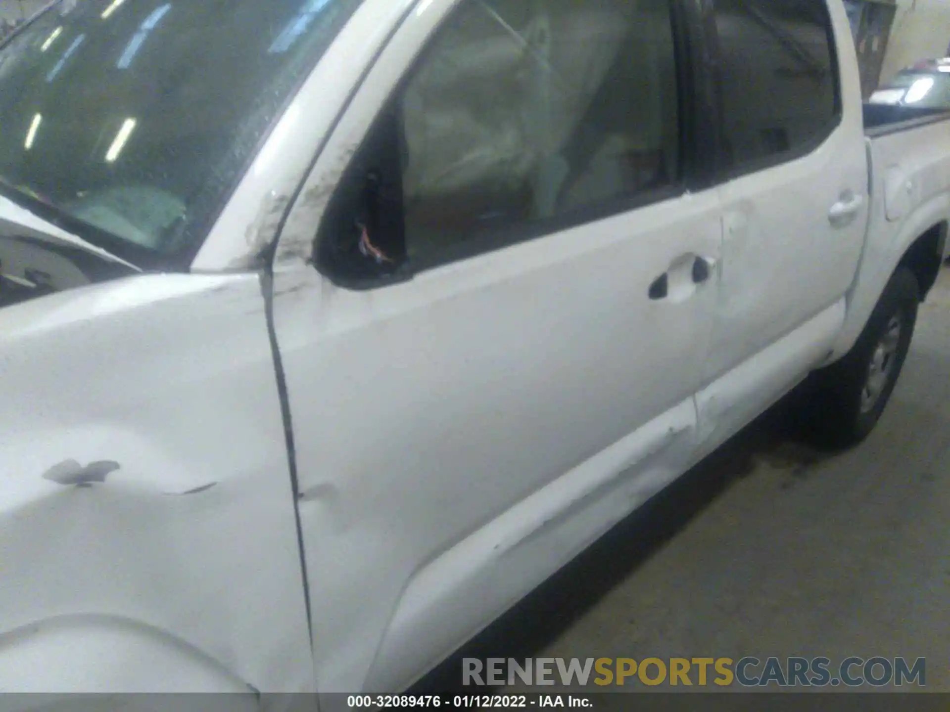 6 Photograph of a damaged car 5TFAX5GN4LX166838 TOYOTA TACOMA 2WD 2020