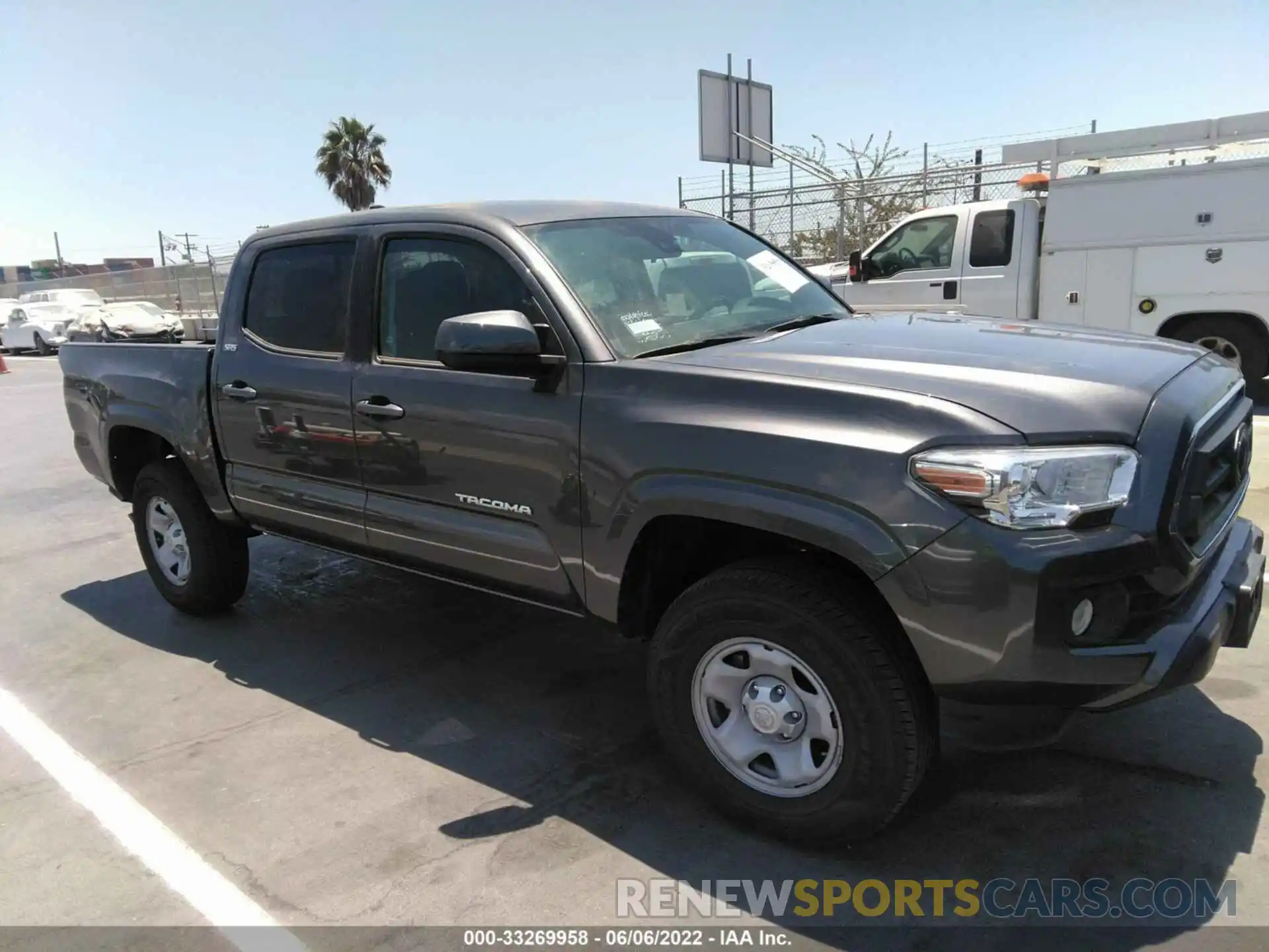 1 Photograph of a damaged car 5TFAX5GN4LX186264 TOYOTA TACOMA 2WD 2020