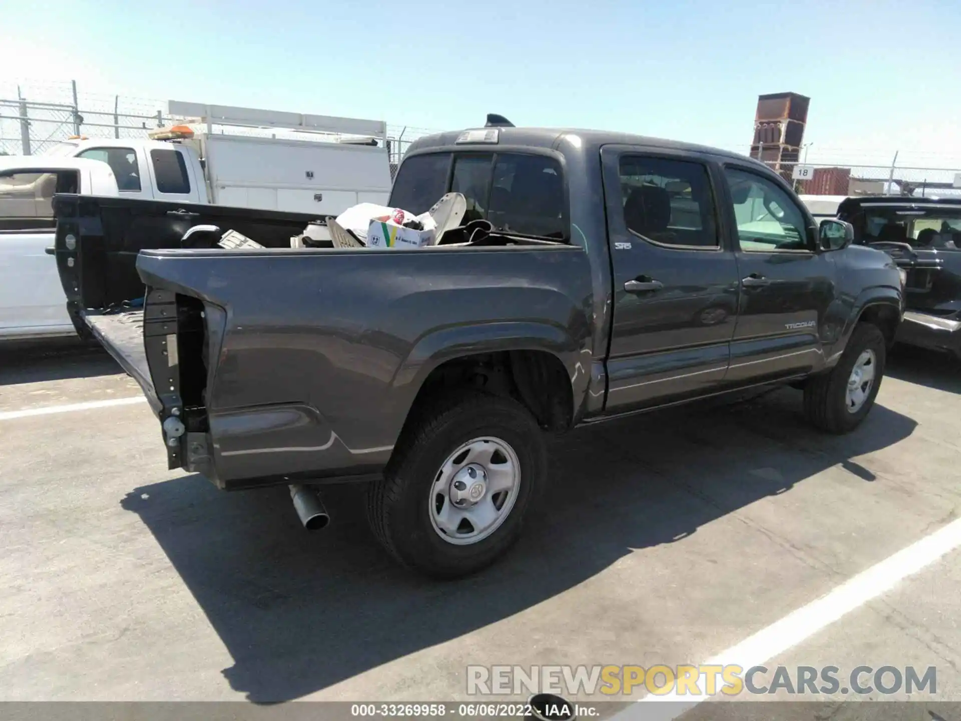 4 Photograph of a damaged car 5TFAX5GN4LX186264 TOYOTA TACOMA 2WD 2020