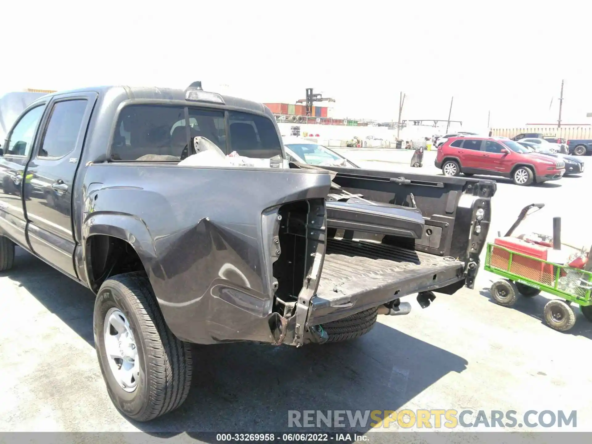 6 Photograph of a damaged car 5TFAX5GN4LX186264 TOYOTA TACOMA 2WD 2020