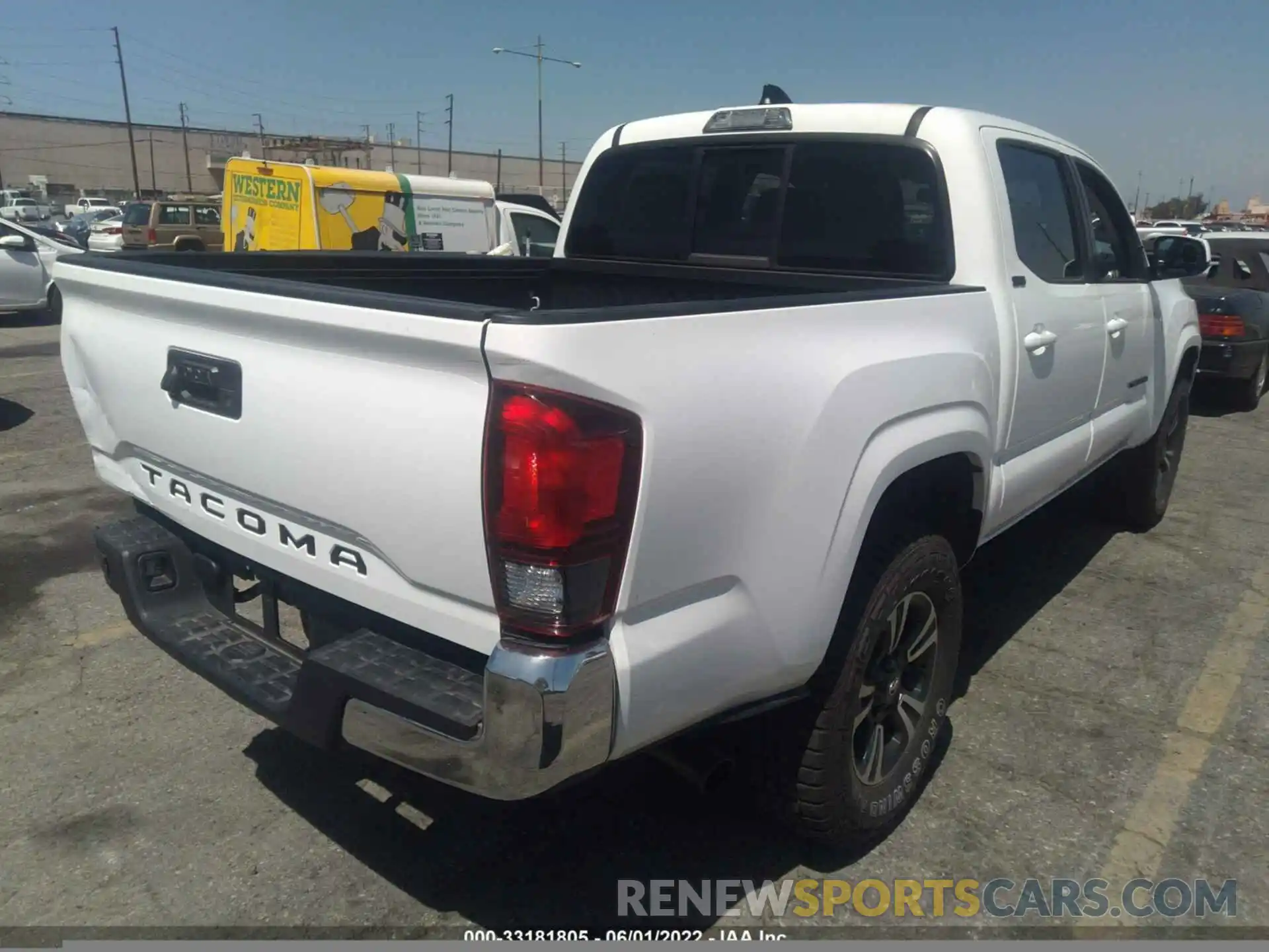 4 Photograph of a damaged car 5TFAX5GN5LX171014 TOYOTA TACOMA 2WD 2020