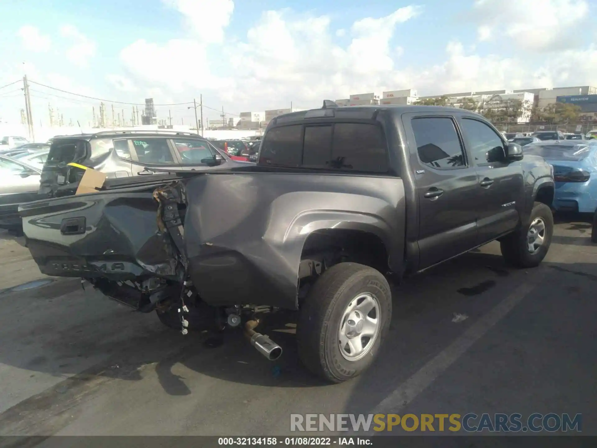 4 Фотография поврежденного автомобиля 5TFAX5GN5LX181879 TOYOTA TACOMA 2WD 2020