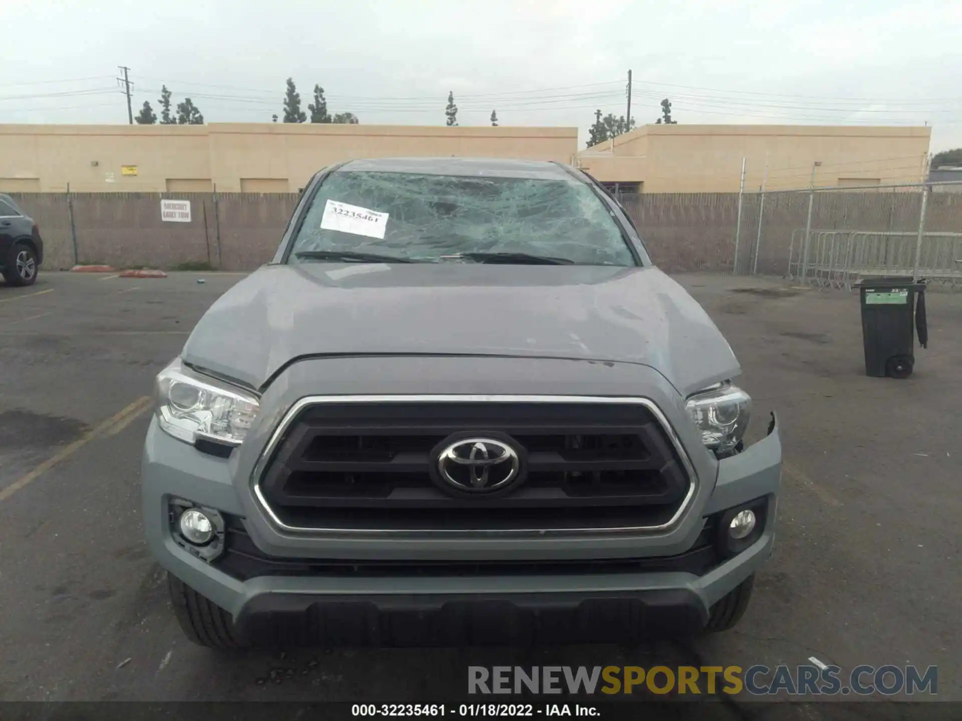 6 Photograph of a damaged car 5TFAX5GN6LX183639 TOYOTA TACOMA 2WD 2020