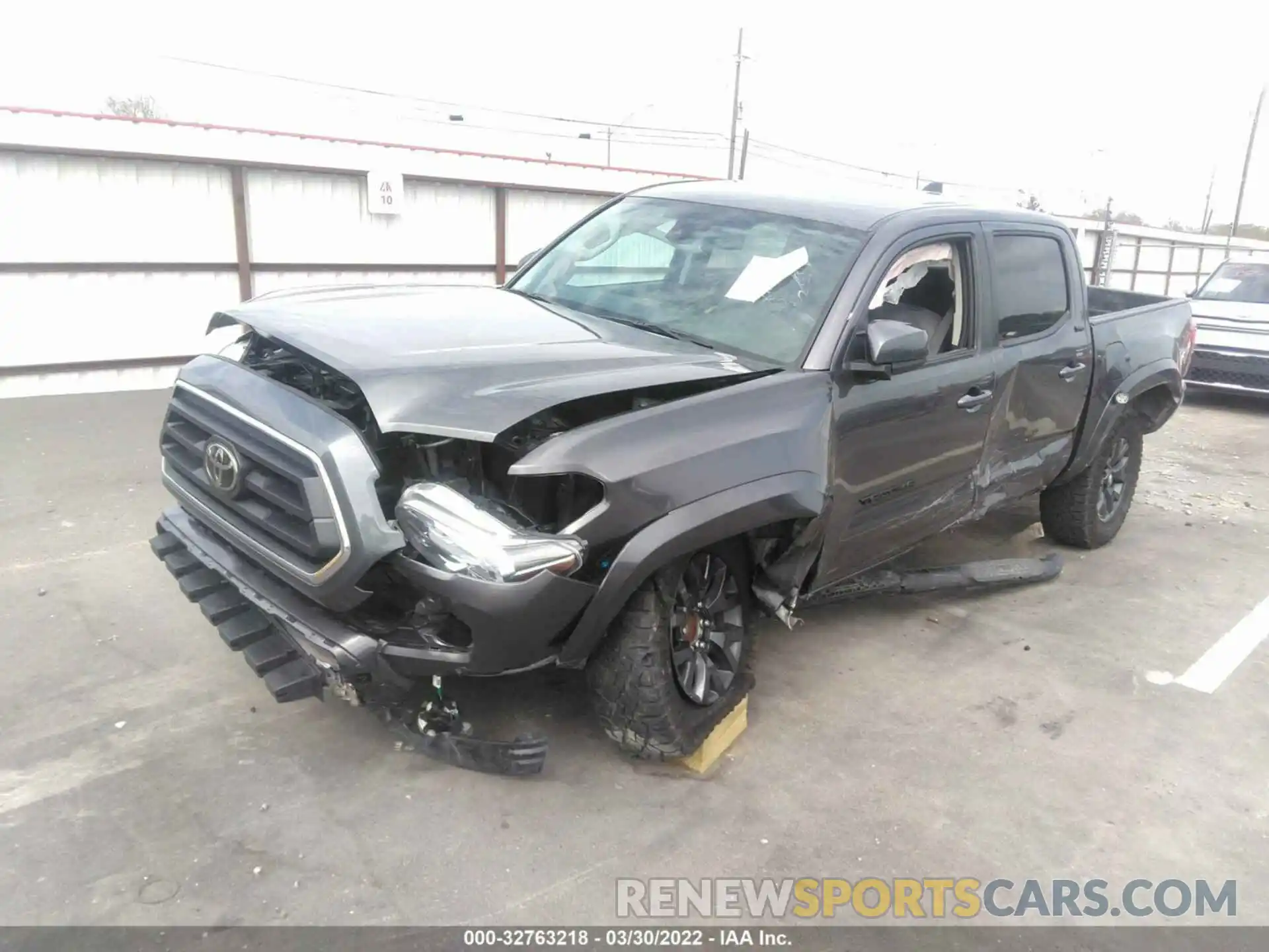 6 Photograph of a damaged car 5TFAX5GN6LX186332 TOYOTA TACOMA 2WD 2020