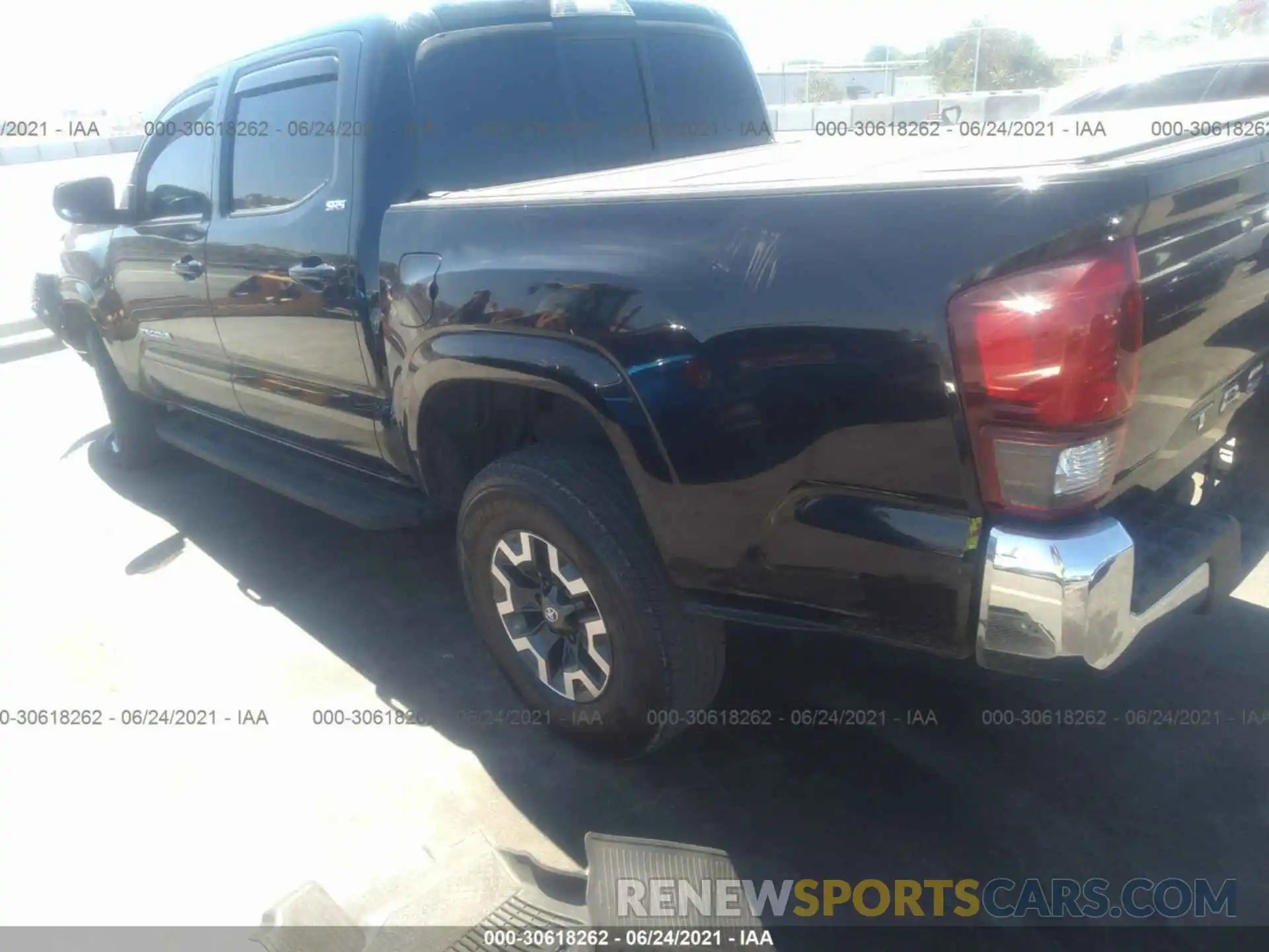 3 Photograph of a damaged car 5TFAX5GN7LX173945 TOYOTA TACOMA 2WD 2020