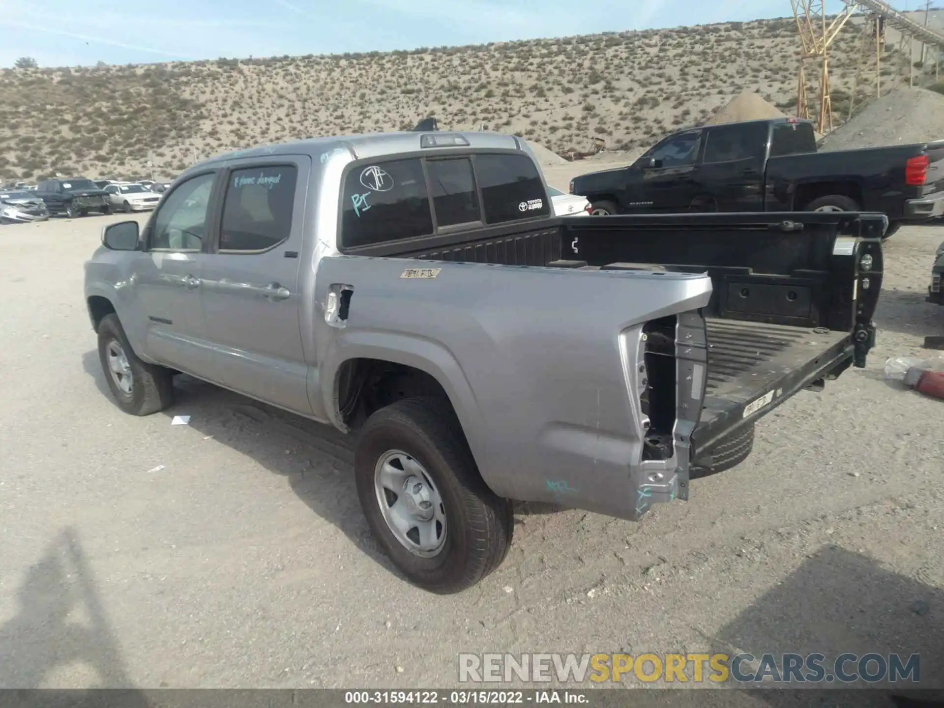 3 Фотография поврежденного автомобиля 5TFAX5GN7LX182967 TOYOTA TACOMA 2WD 2020