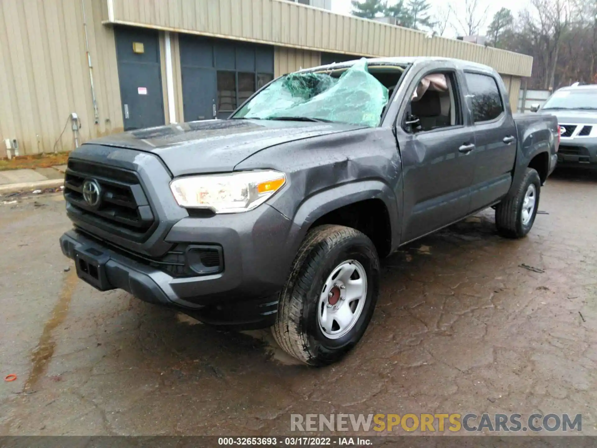 2 Фотография поврежденного автомобиля 5TFAX5GN7LX183892 TOYOTA TACOMA 2WD 2020