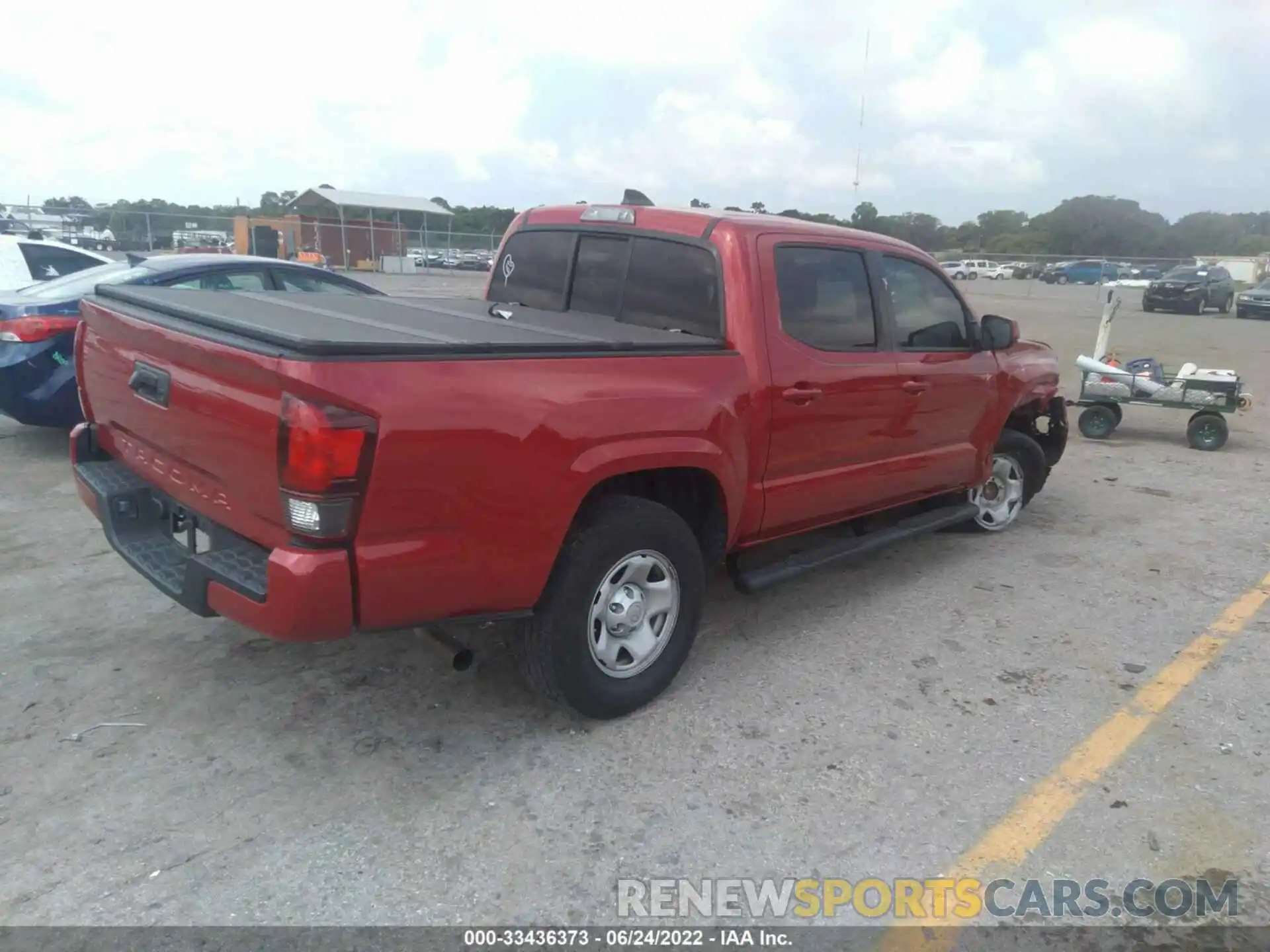 4 Фотография поврежденного автомобиля 5TFAX5GN8LX175140 TOYOTA TACOMA 2WD 2020