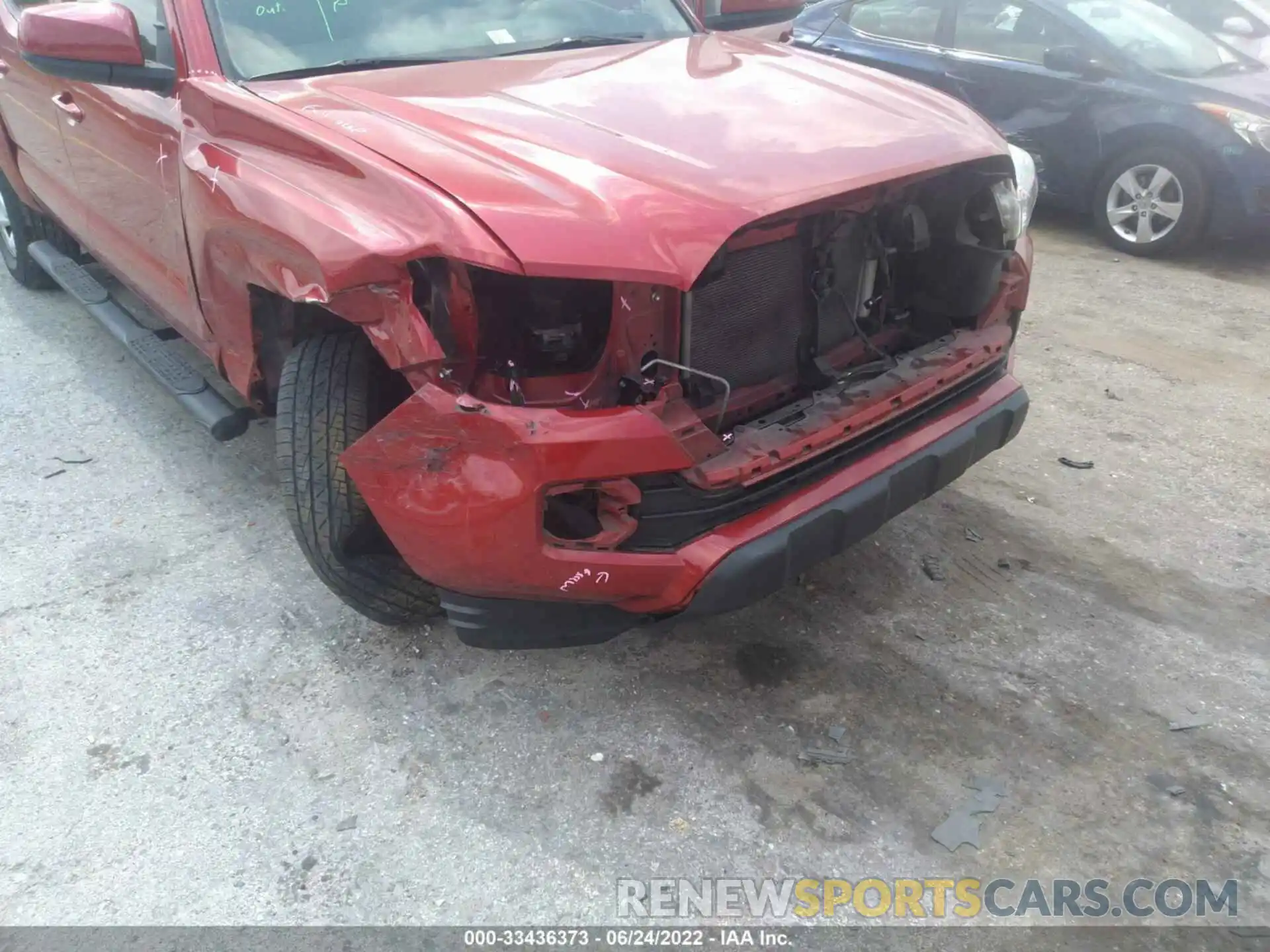 6 Photograph of a damaged car 5TFAX5GN8LX175140 TOYOTA TACOMA 2WD 2020