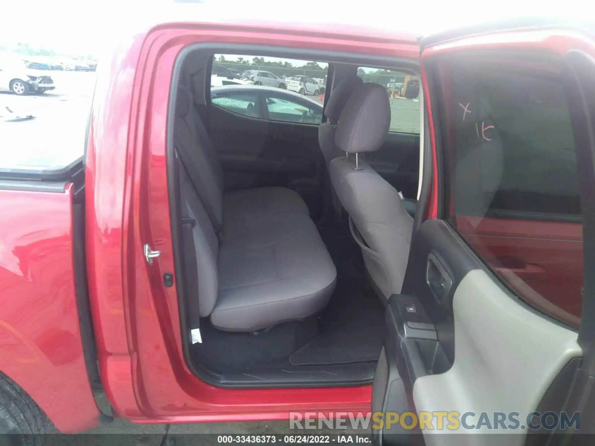 8 Photograph of a damaged car 5TFAX5GN8LX175140 TOYOTA TACOMA 2WD 2020