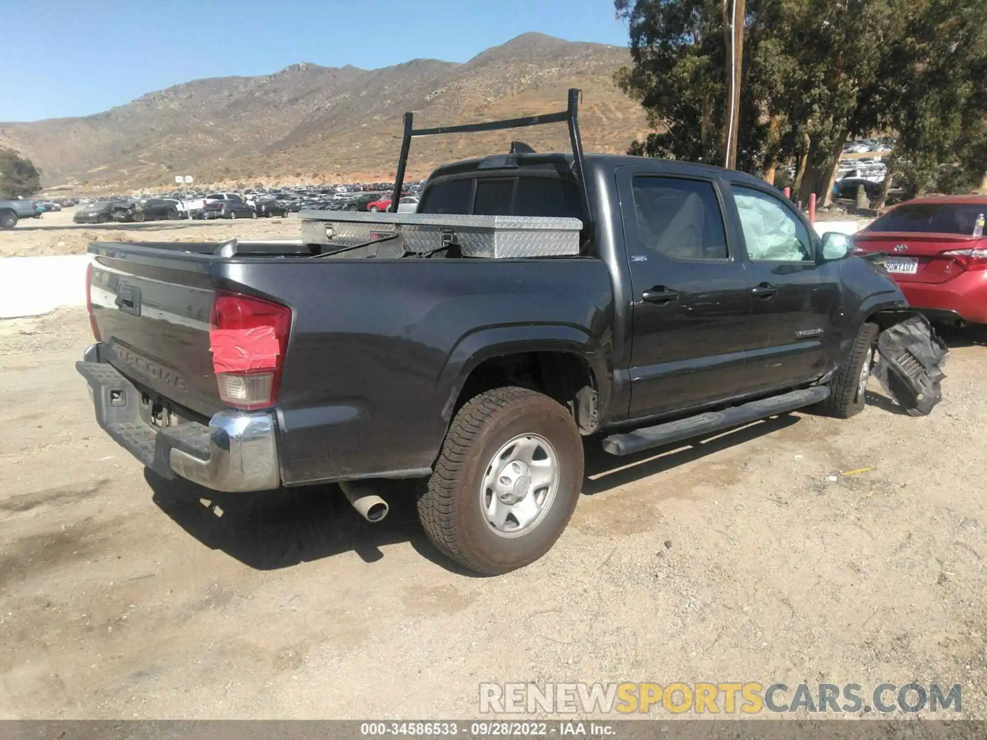 4 Photograph of a damaged car 5TFAX5GN8LX175686 TOYOTA TACOMA 2WD 2020