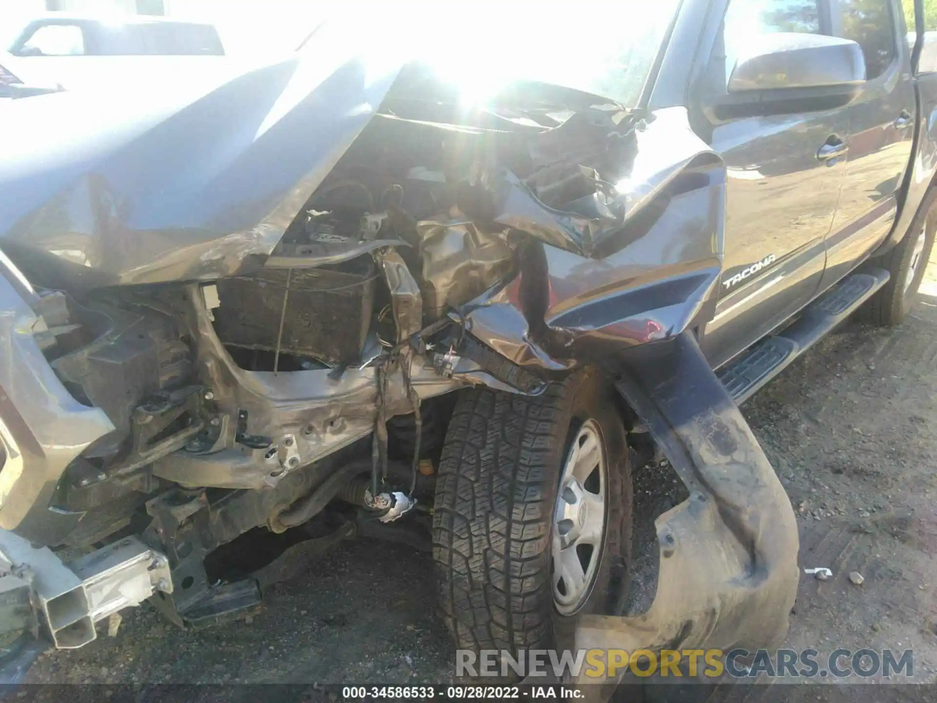 6 Photograph of a damaged car 5TFAX5GN8LX175686 TOYOTA TACOMA 2WD 2020