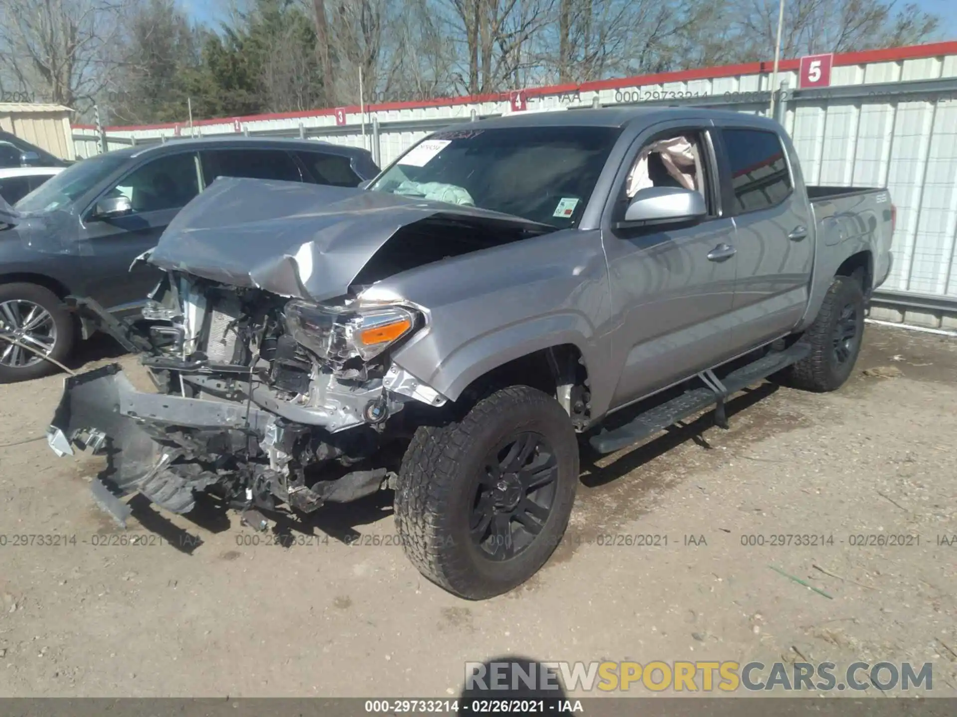 2 Фотография поврежденного автомобиля 5TFAX5GN8LX176790 TOYOTA TACOMA 2WD 2020
