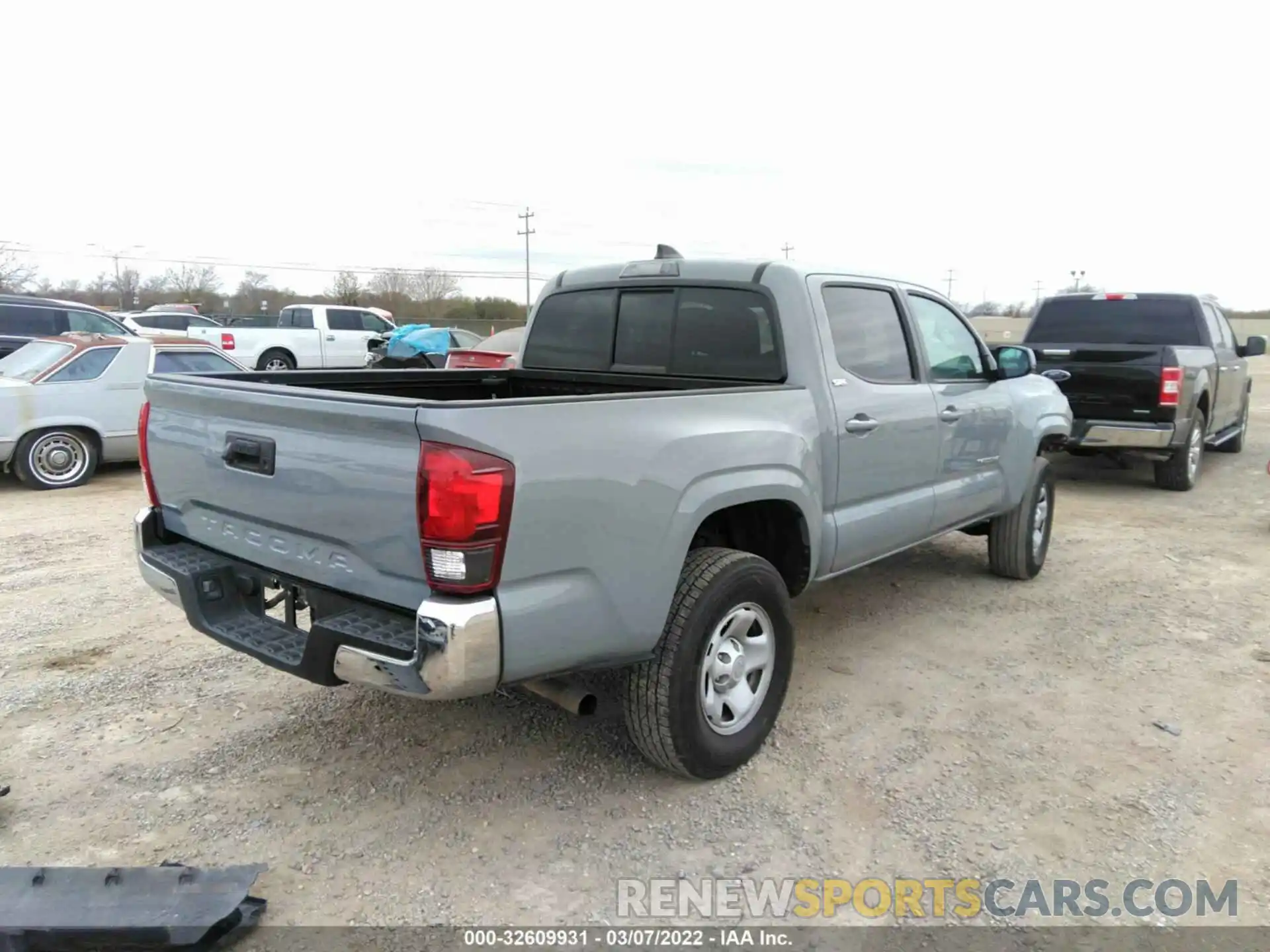 4 Photograph of a damaged car 5TFAX5GN8LX178586 TOYOTA TACOMA 2WD 2020