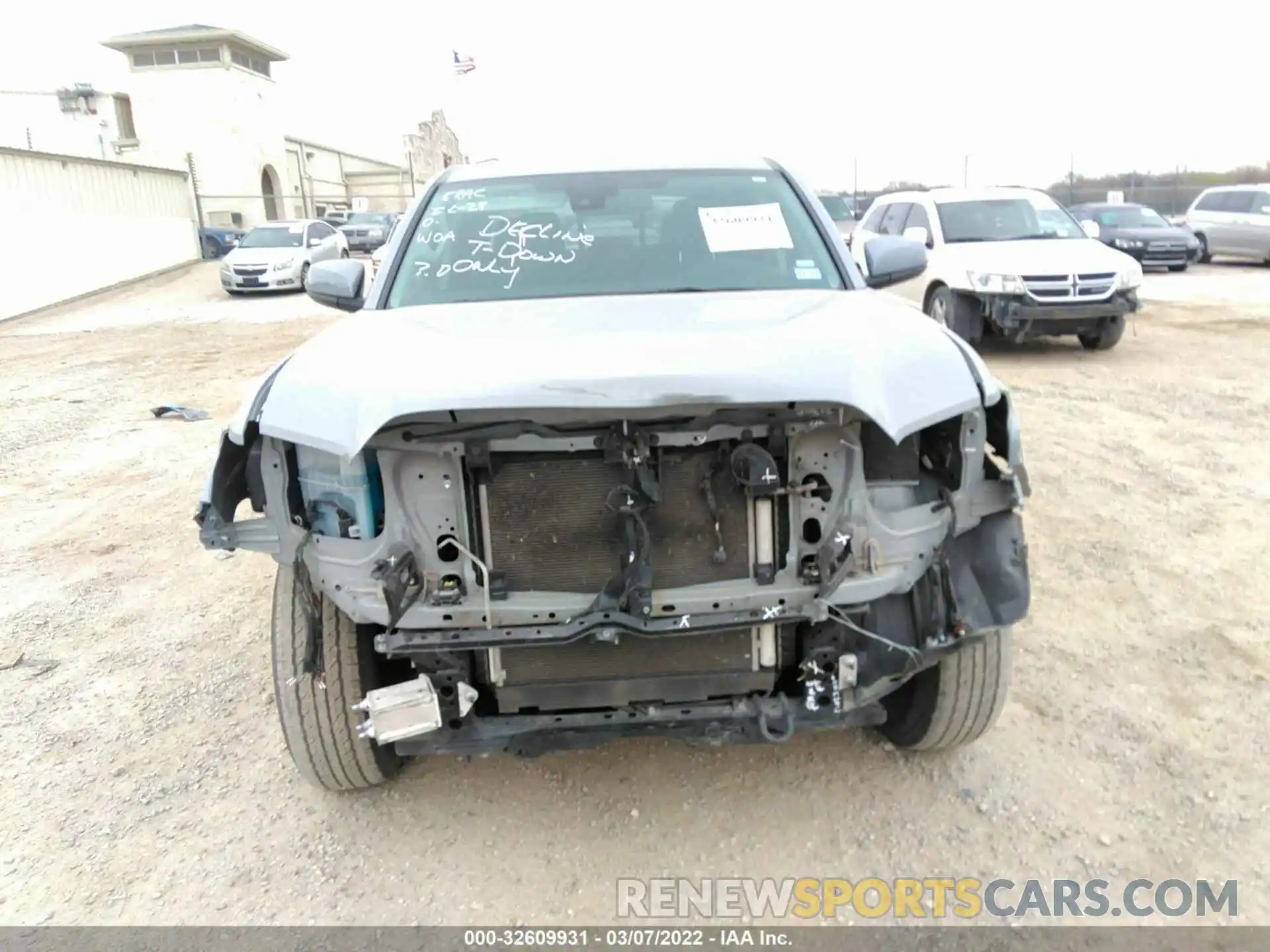 6 Photograph of a damaged car 5TFAX5GN8LX178586 TOYOTA TACOMA 2WD 2020