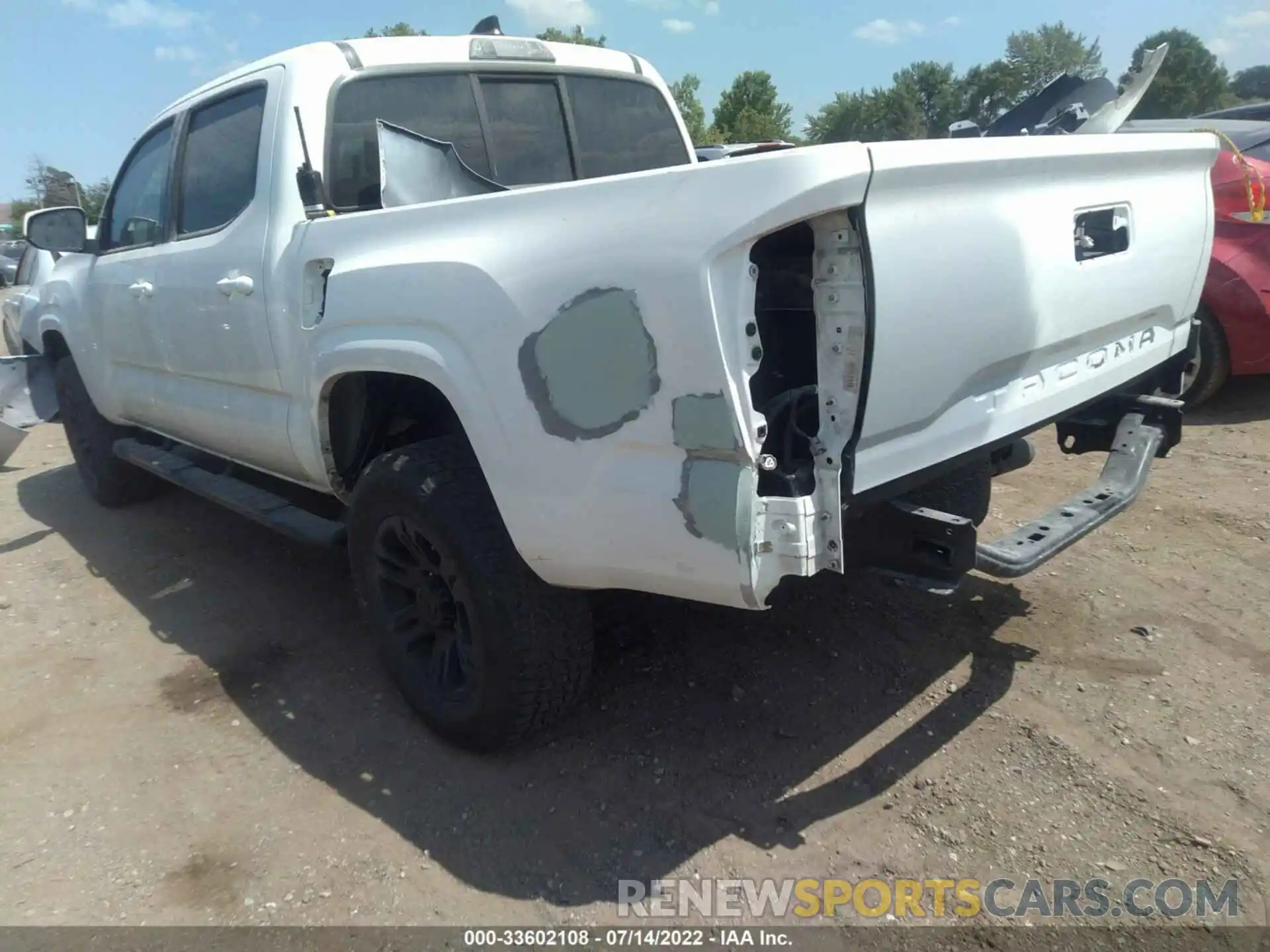 3 Фотография поврежденного автомобиля 5TFAX5GN8LX184520 TOYOTA TACOMA 2WD 2020