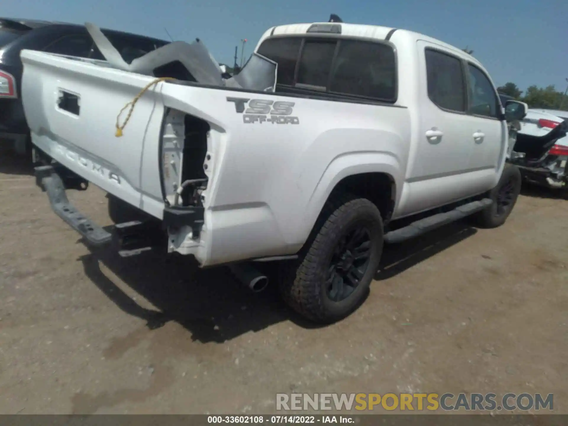 4 Фотография поврежденного автомобиля 5TFAX5GN8LX184520 TOYOTA TACOMA 2WD 2020