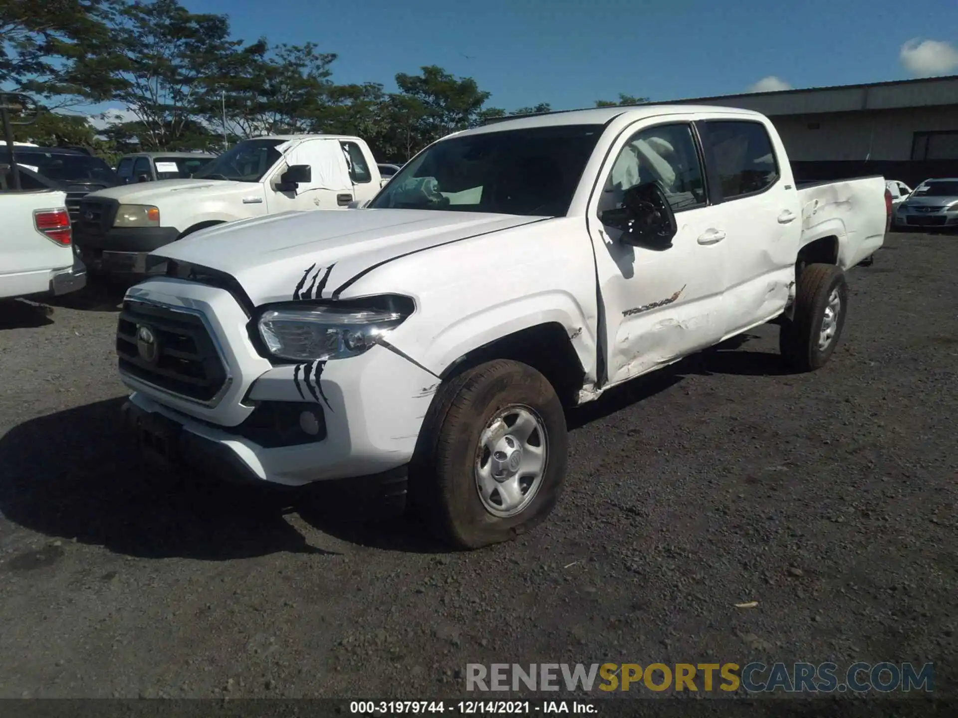 2 Photograph of a damaged car 5TFAX5GN8LX185943 TOYOTA TACOMA 2WD 2020