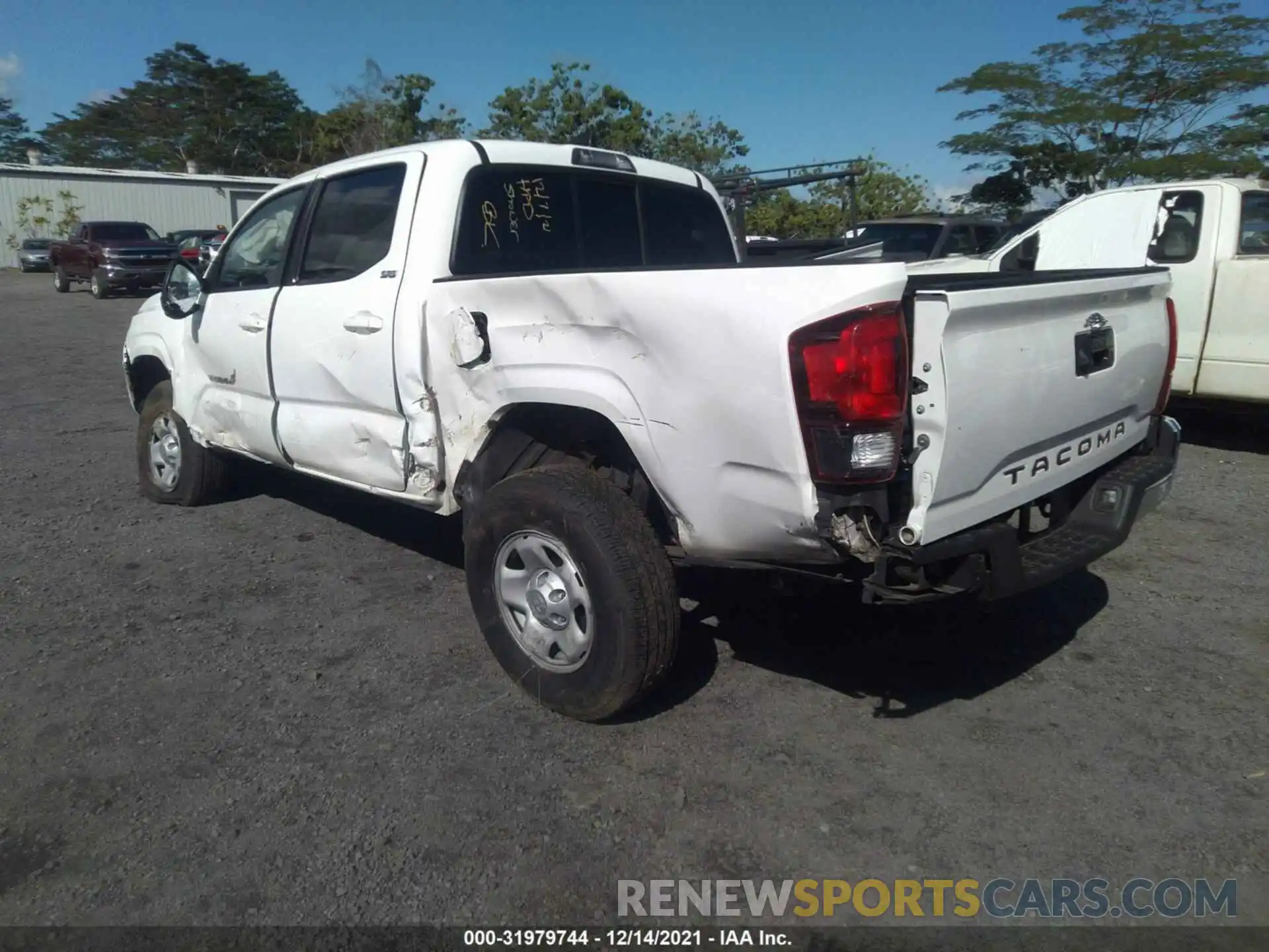 3 Photograph of a damaged car 5TFAX5GN8LX185943 TOYOTA TACOMA 2WD 2020