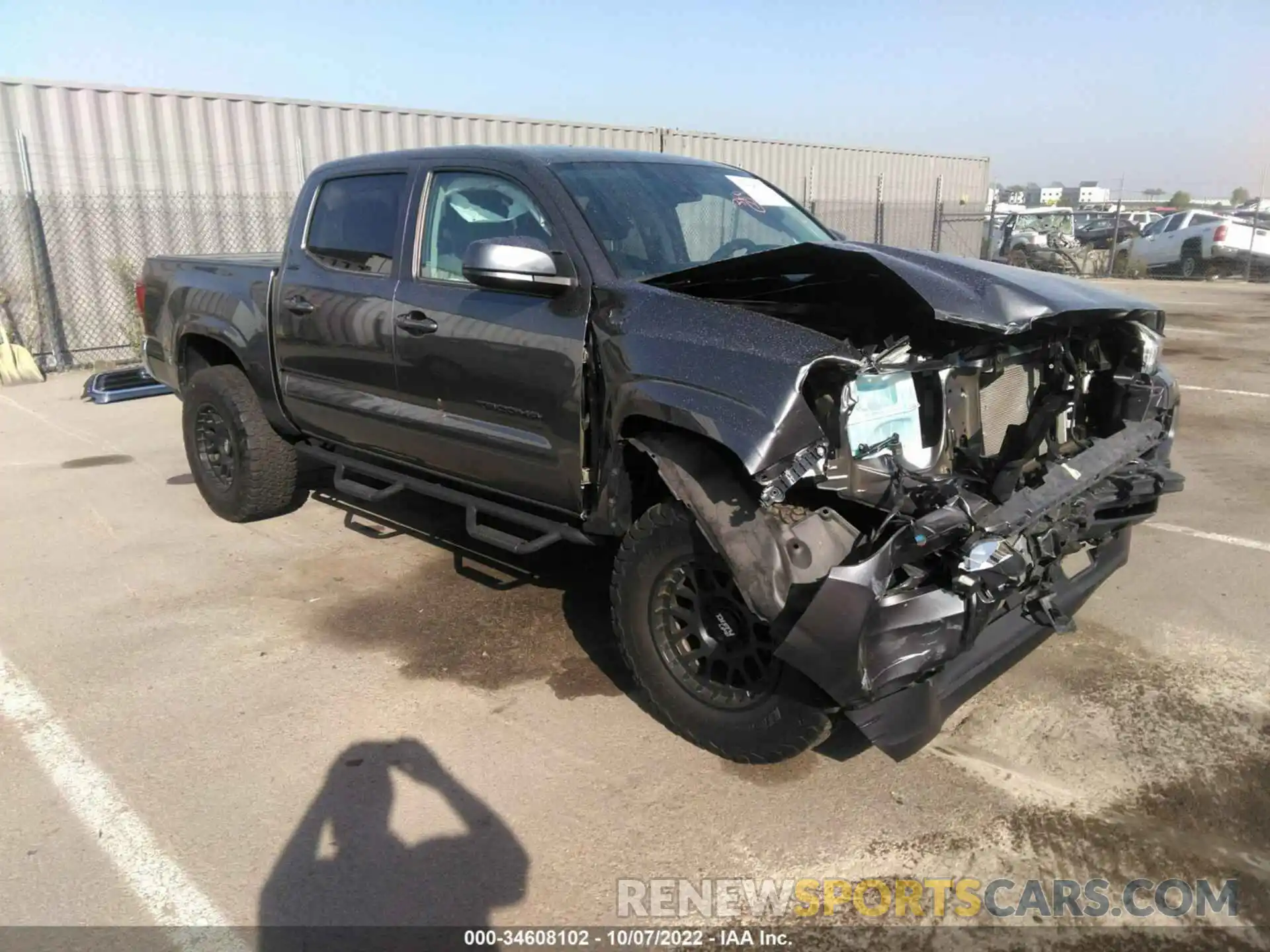 1 Photograph of a damaged car 5TFAX5GN8LX186445 TOYOTA TACOMA 2WD 2020