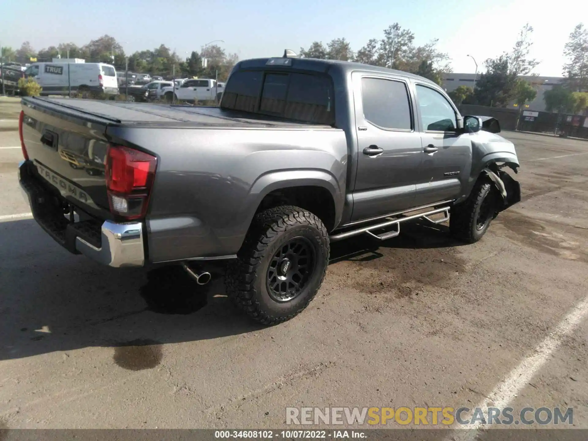 4 Photograph of a damaged car 5TFAX5GN8LX186445 TOYOTA TACOMA 2WD 2020