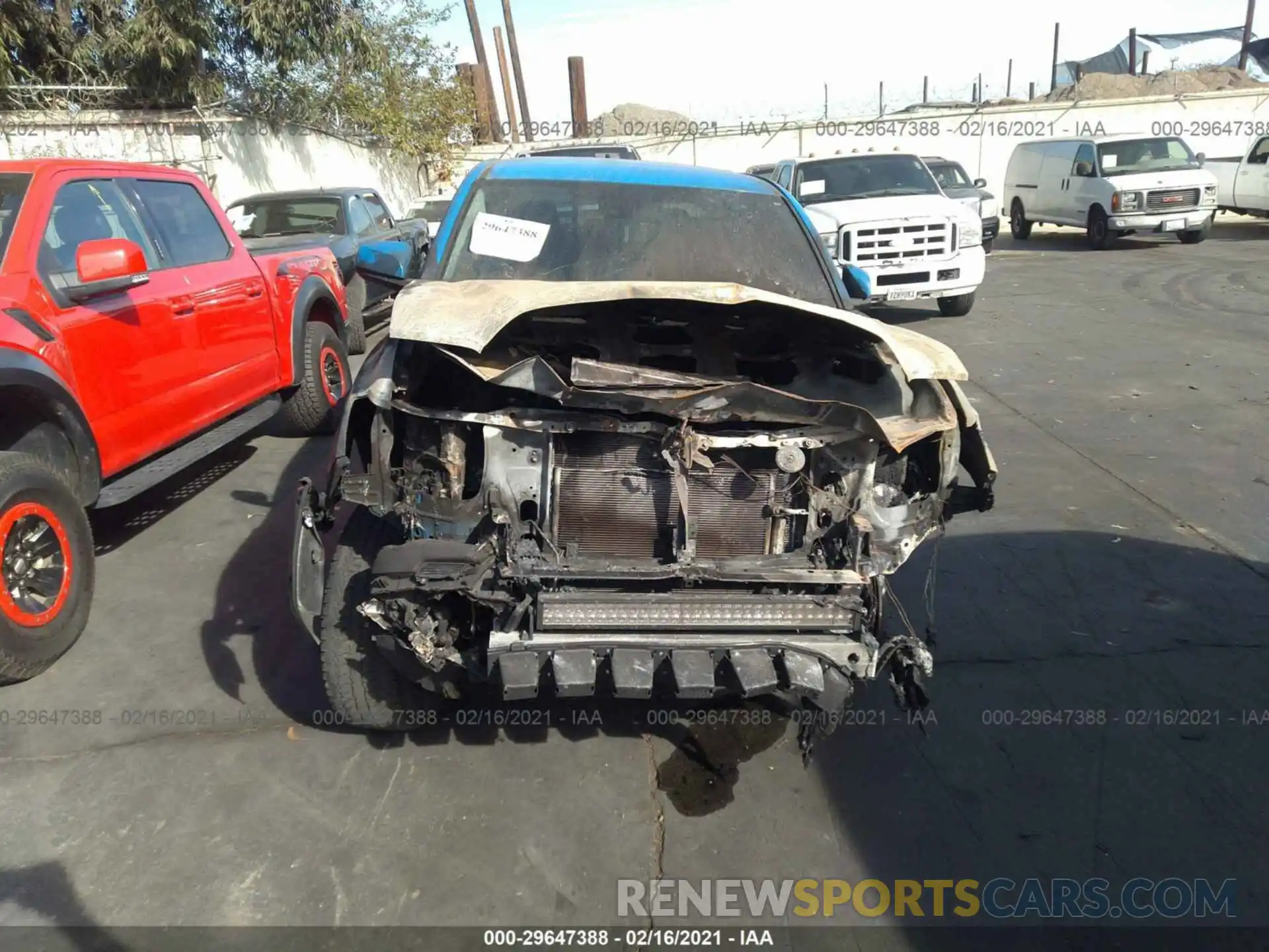 6 Photograph of a damaged car 5TFAX5GN9LX168004 TOYOTA TACOMA 2WD 2020