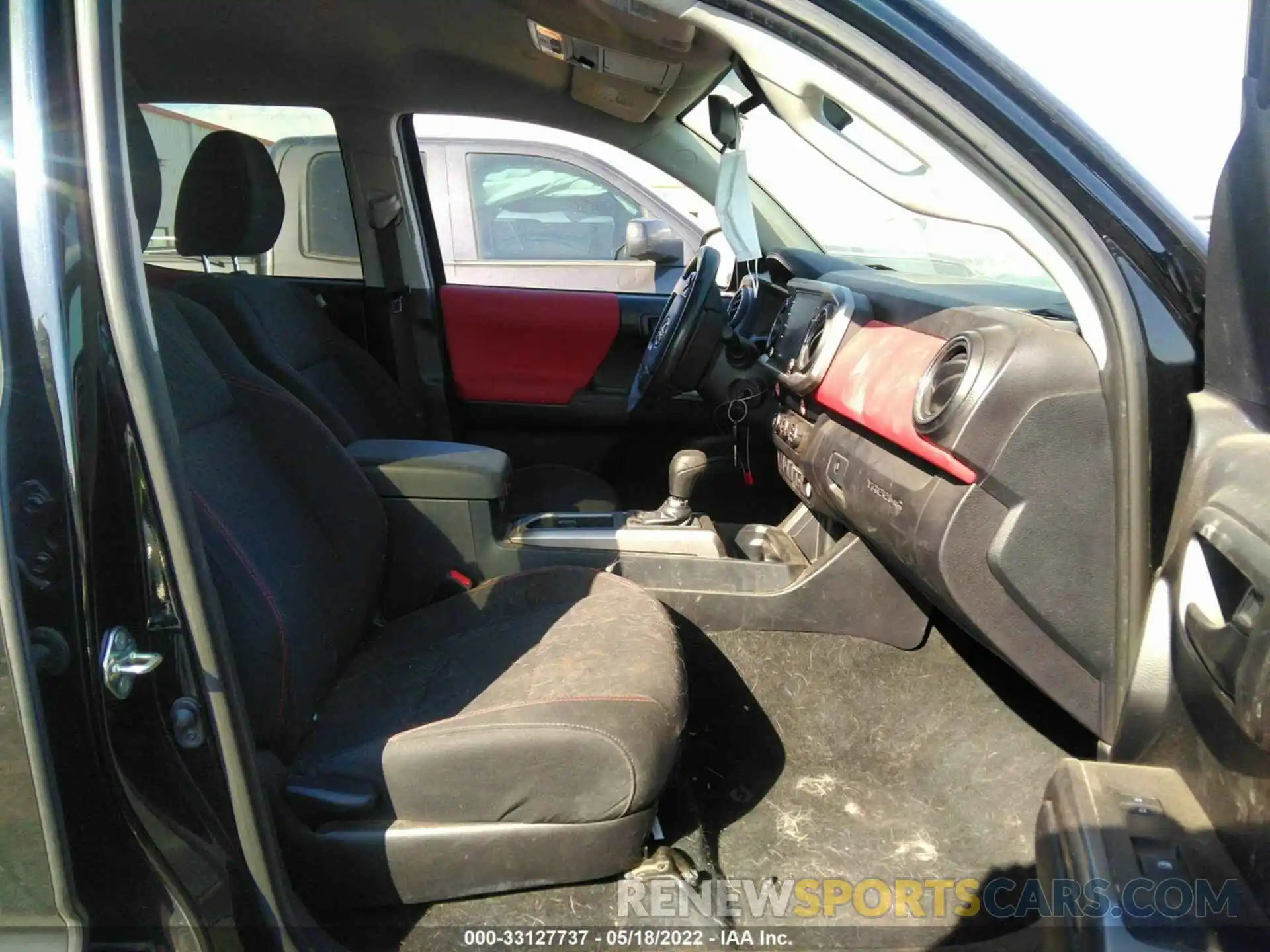 5 Photograph of a damaged car 5TFAX5GN9LX173137 TOYOTA TACOMA 2WD 2020