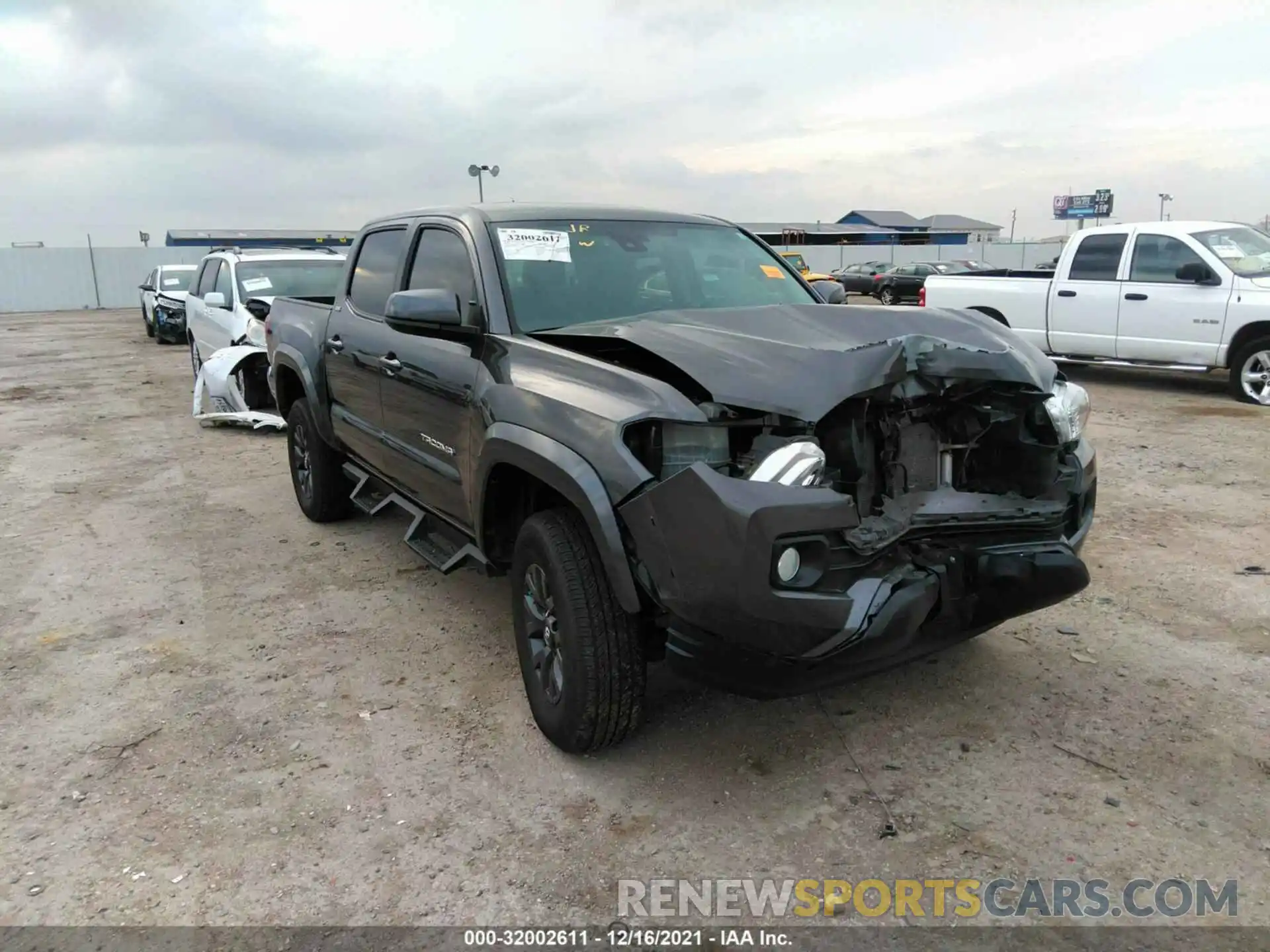 1 Photograph of a damaged car 5TFAX5GN9LX179889 TOYOTA TACOMA 2WD 2020