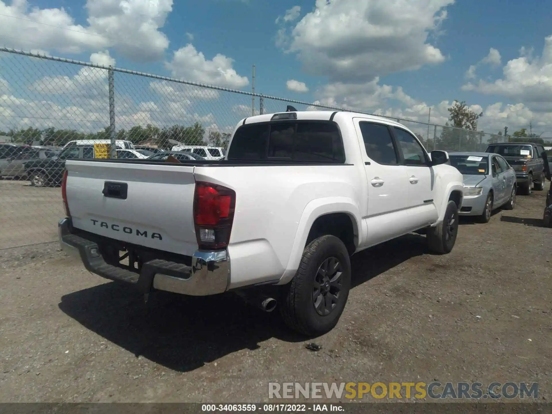 4 Photograph of a damaged car 5TFAX5GN9LX185207 TOYOTA TACOMA 2WD 2020