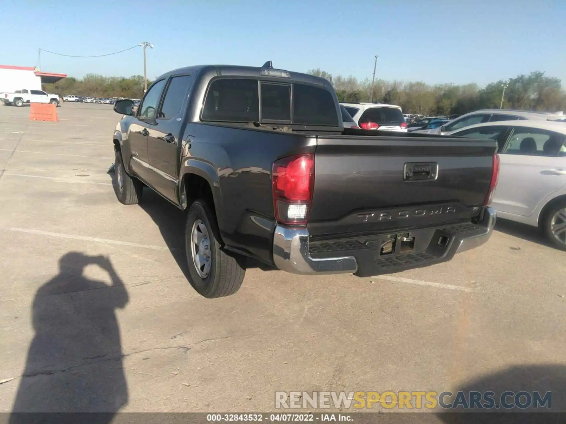 3 Photograph of a damaged car 5TFAX5GNXLX171462 TOYOTA TACOMA 2WD 2020