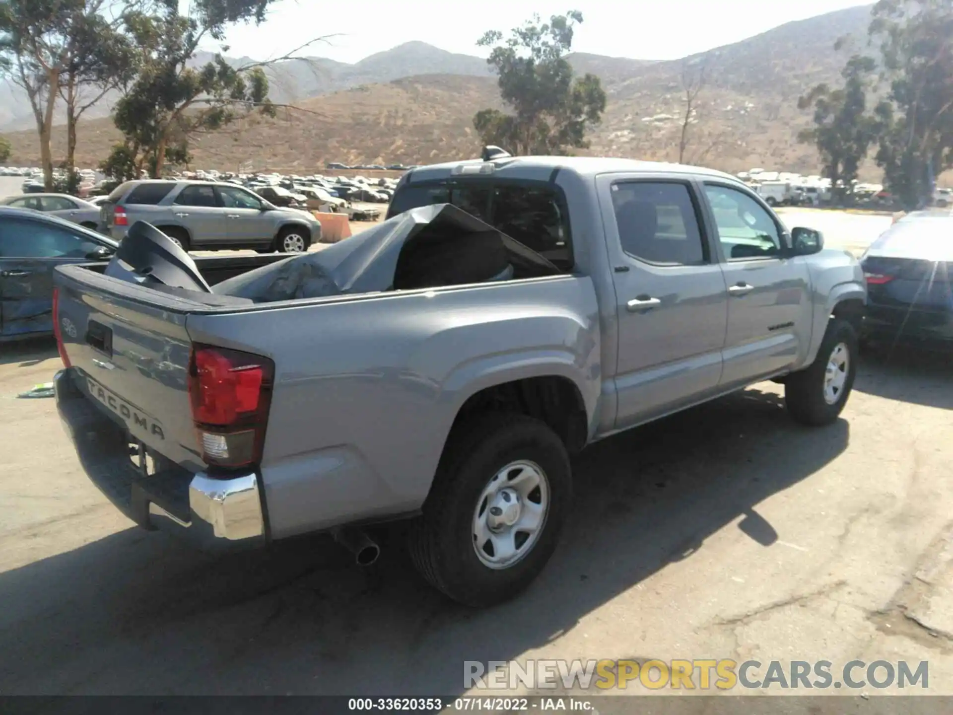 4 Photograph of a damaged car 5TFAX5GNXLX174510 TOYOTA TACOMA 2WD 2020